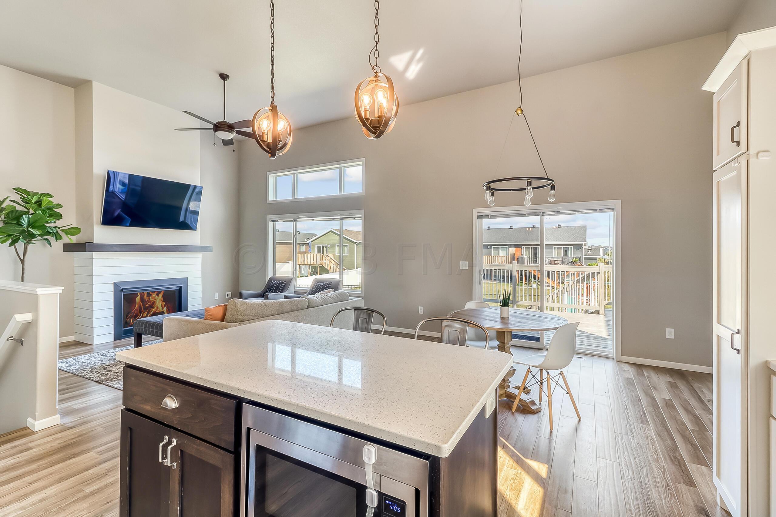 Kitchen.Dining
