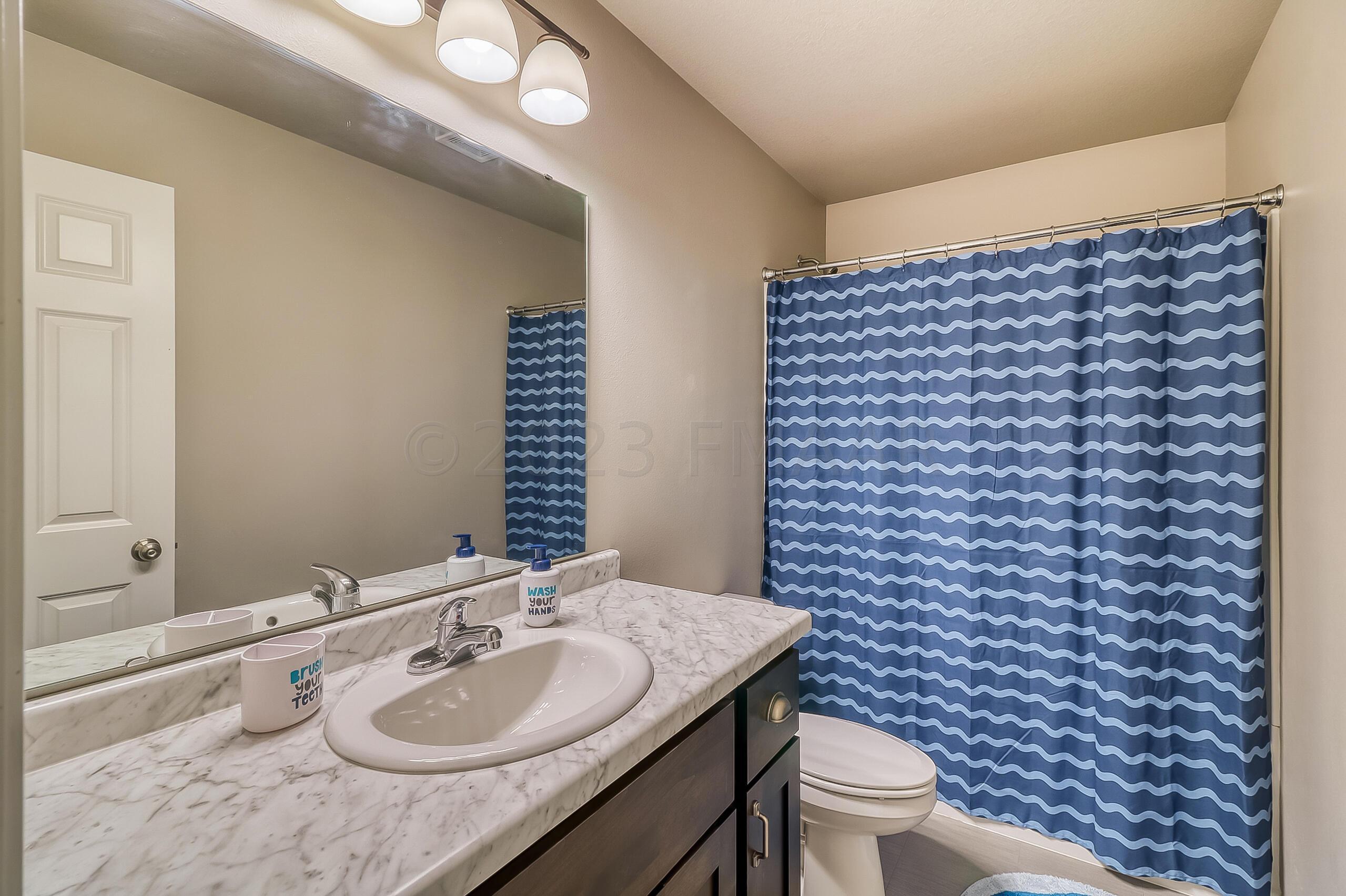 Upstairs Bathroom1_1