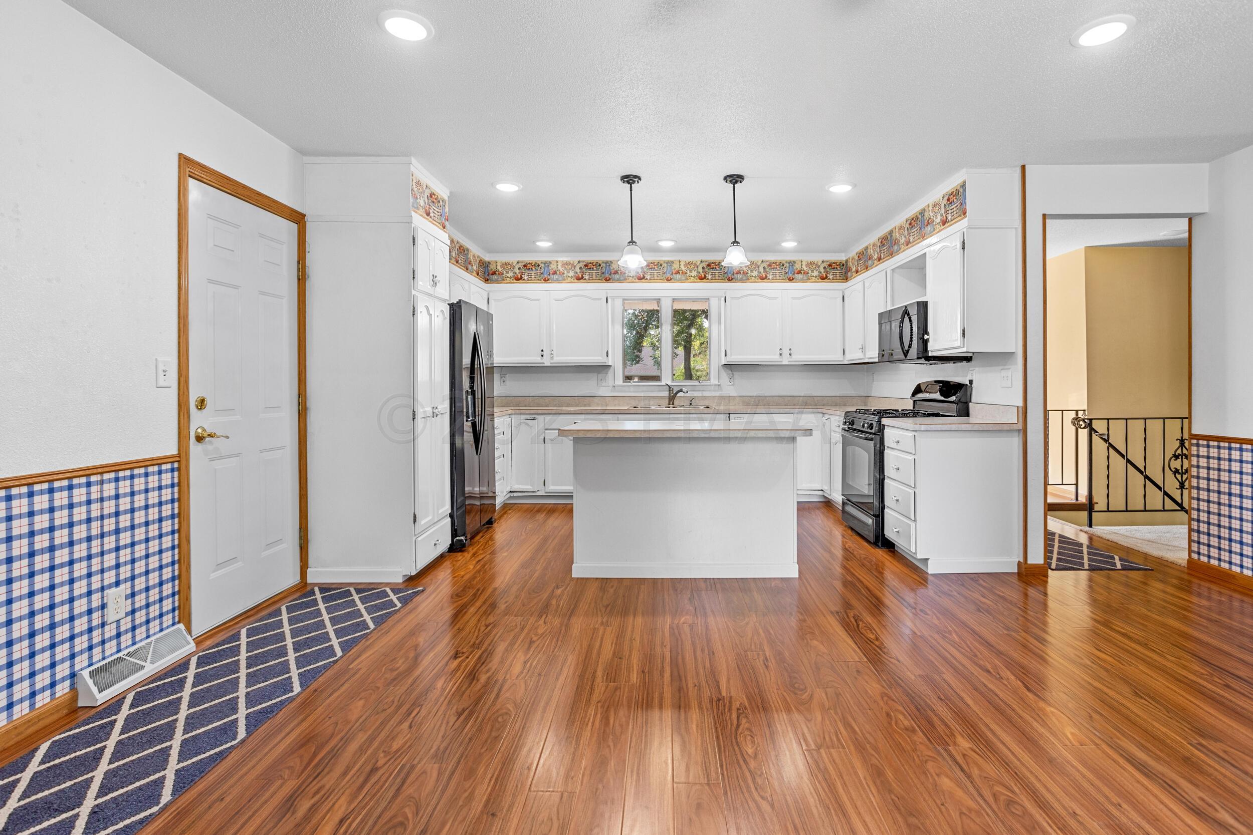Kitchen/Dining