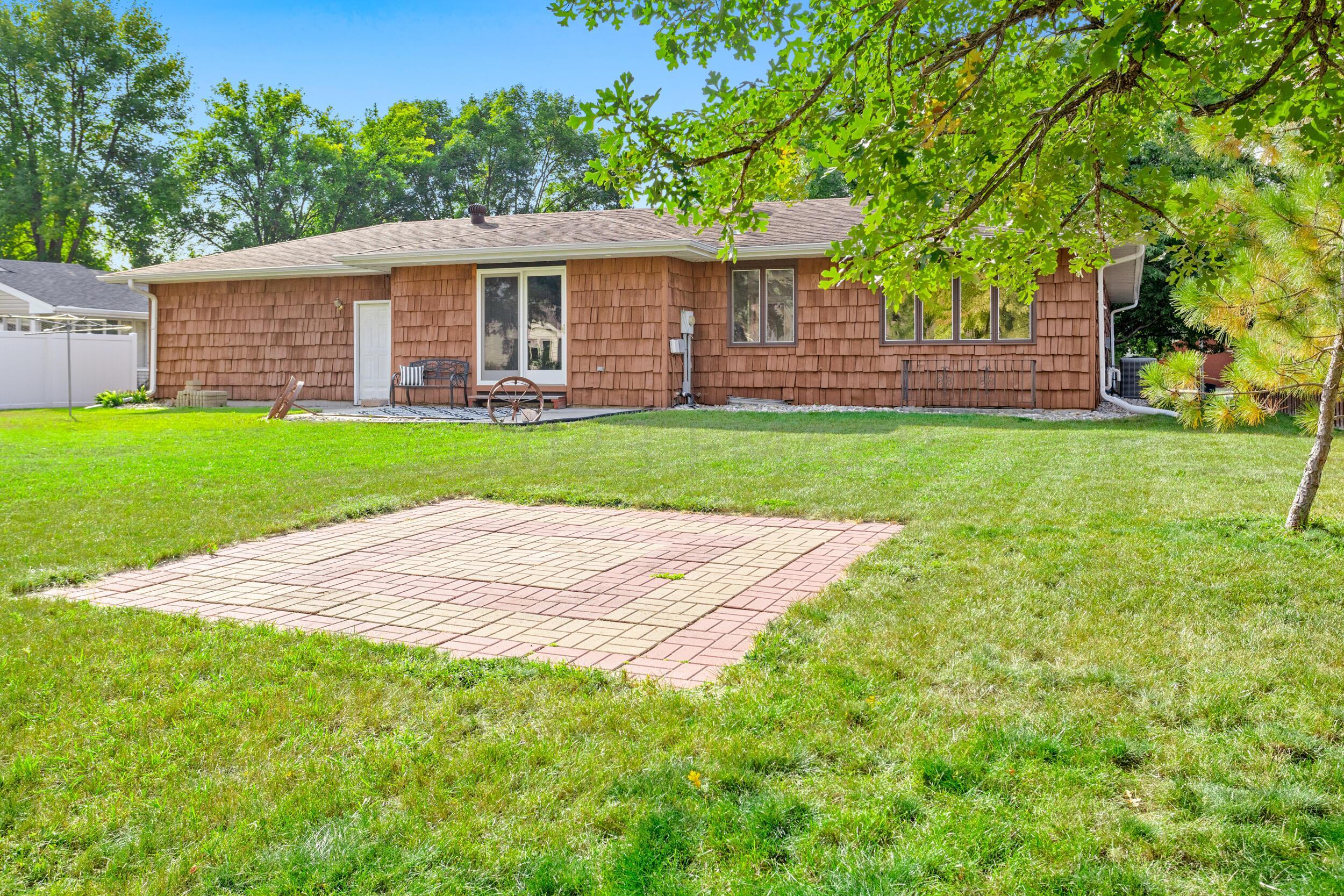 Paver slab for shed