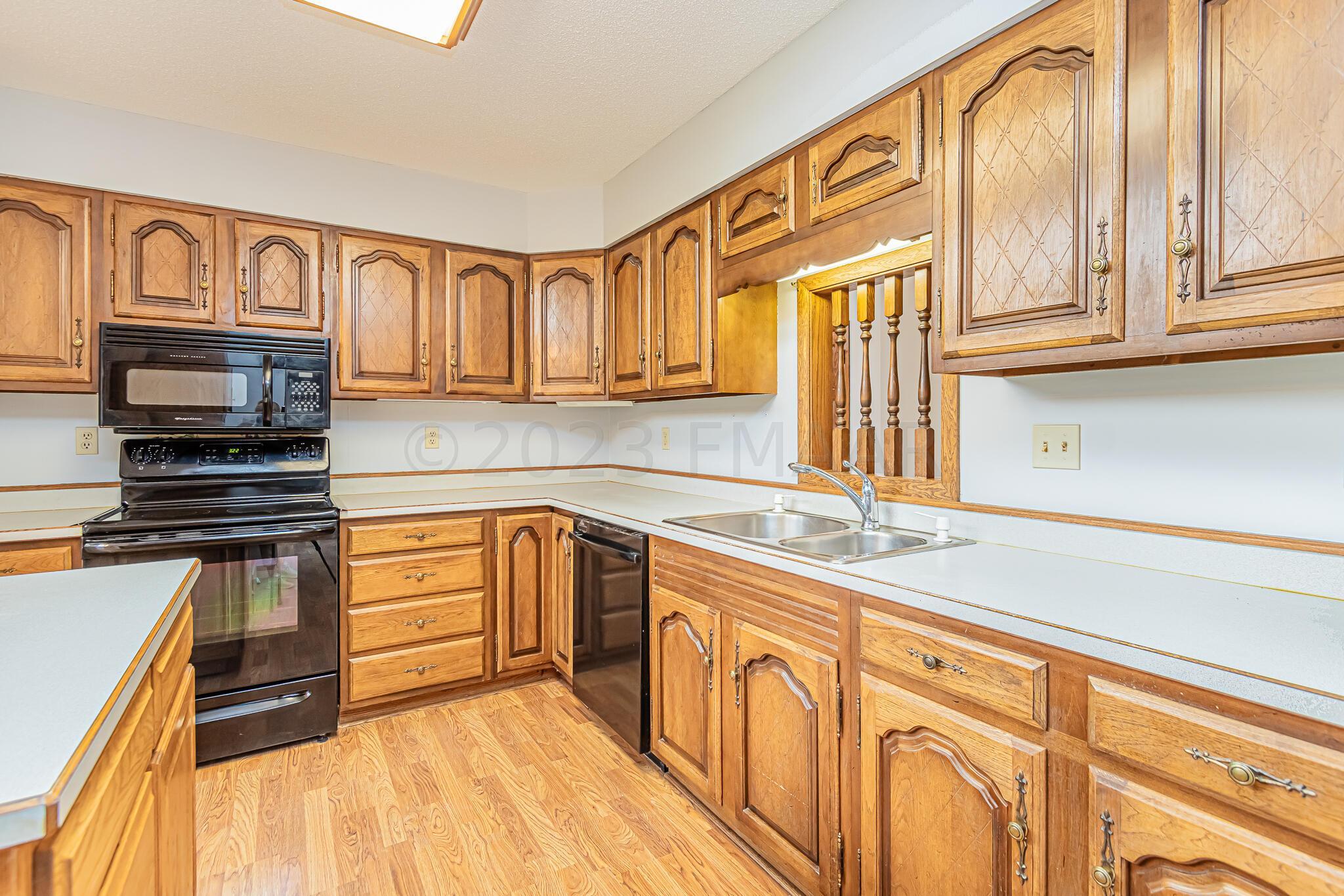Kitchen with Lots of Cabinets