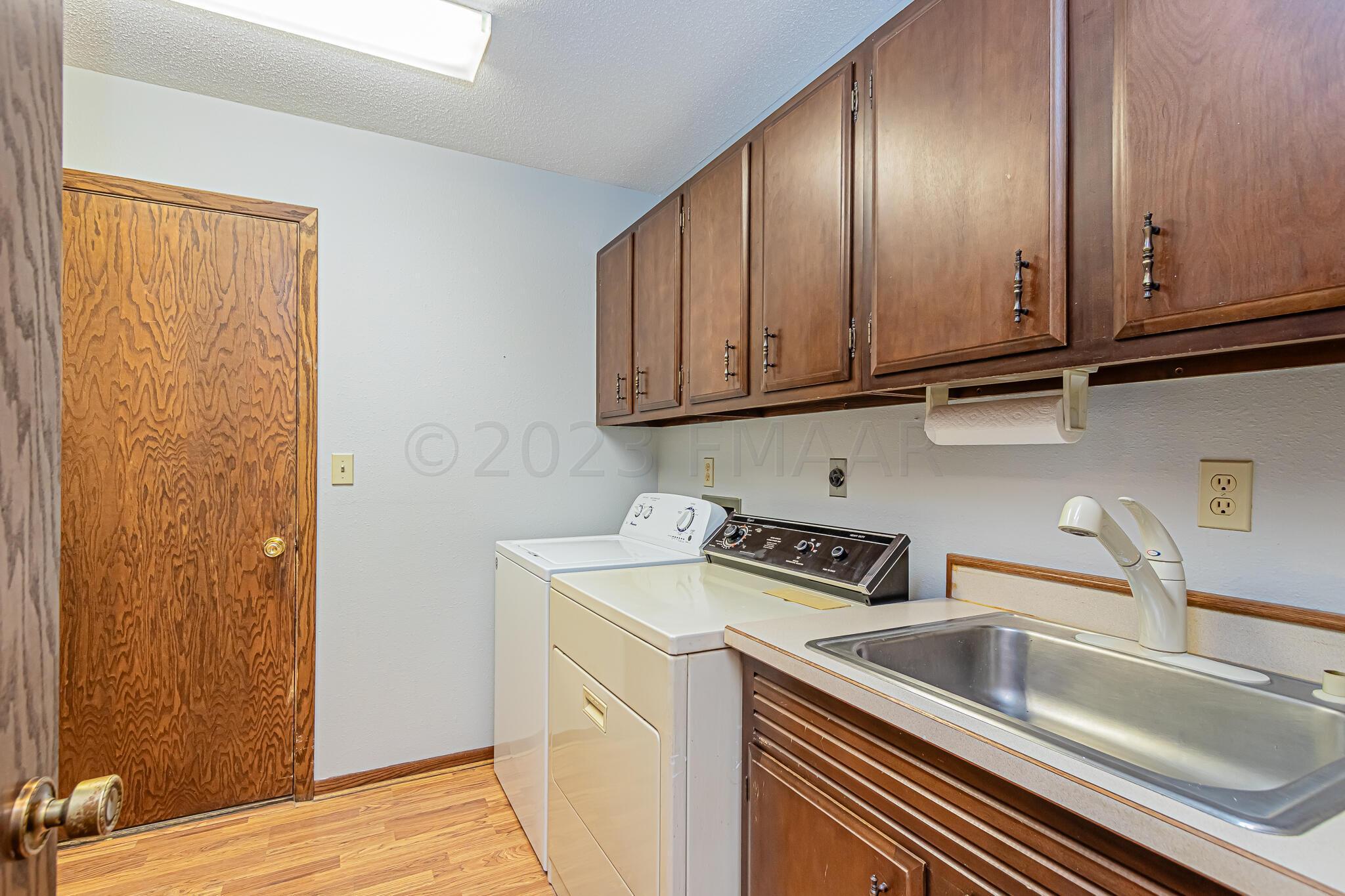 Main Floor Laundry Rm