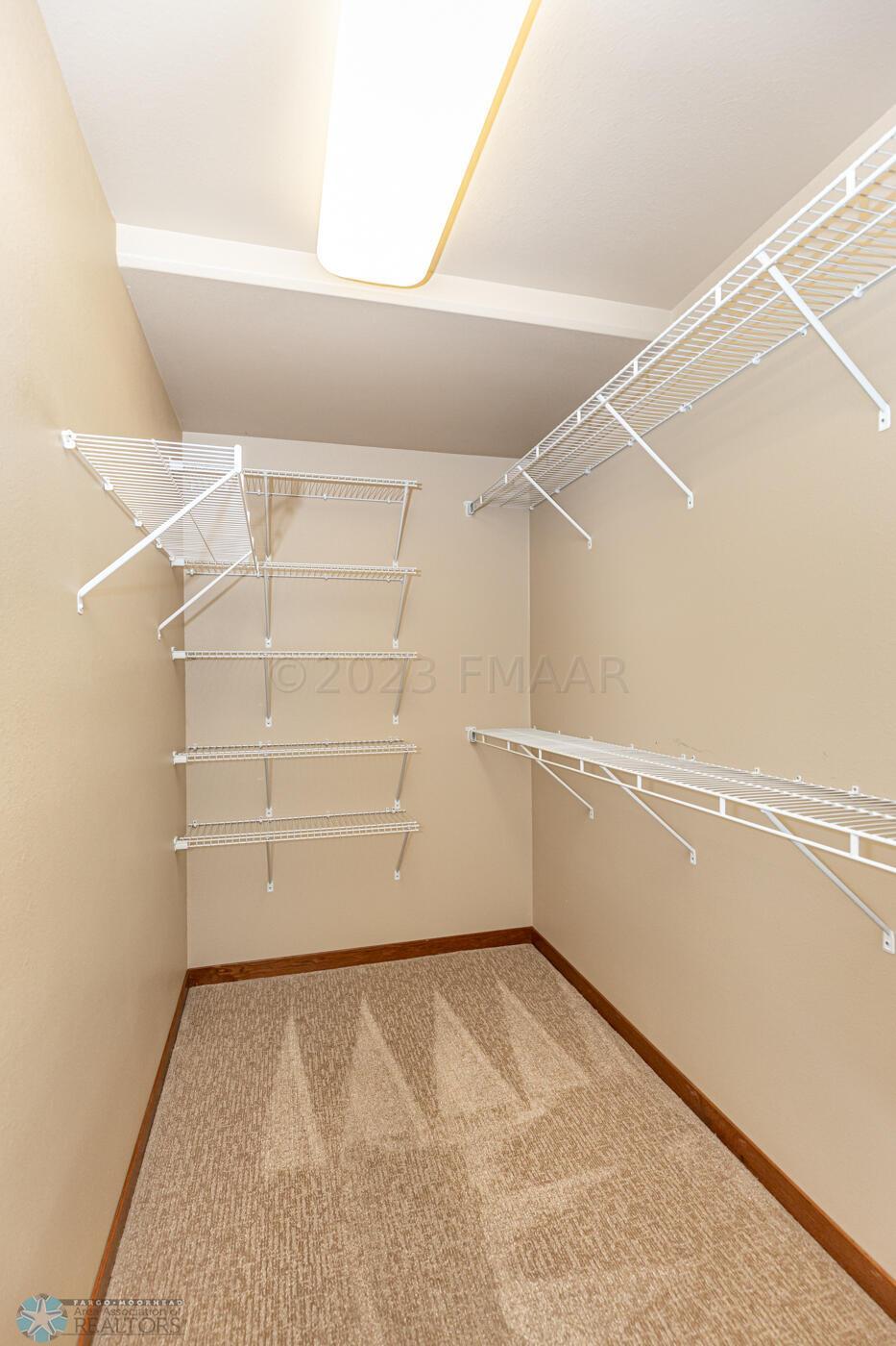 Walk-In-Closet