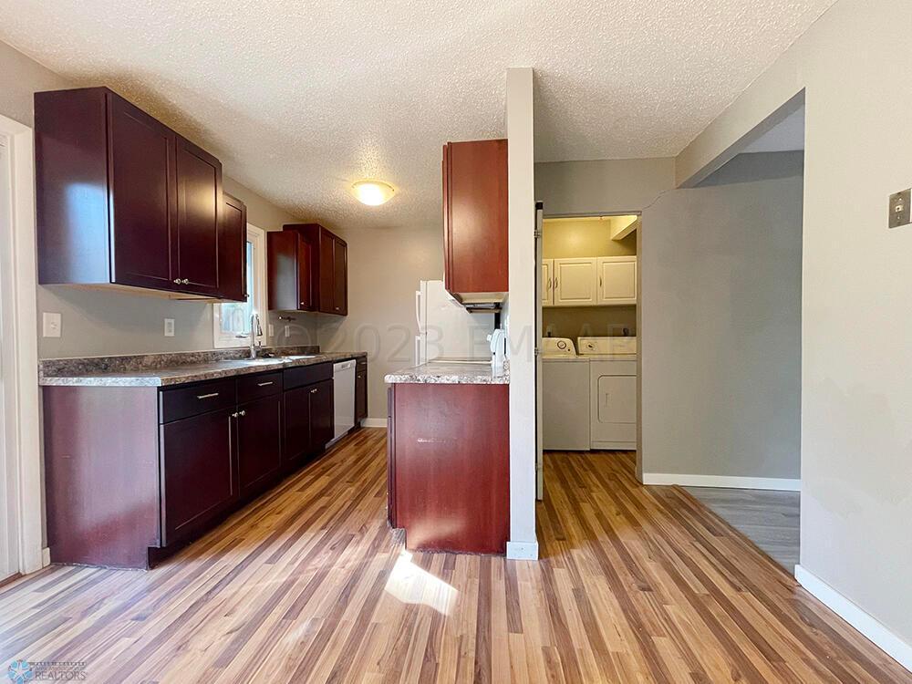 Kitchen/Laundry