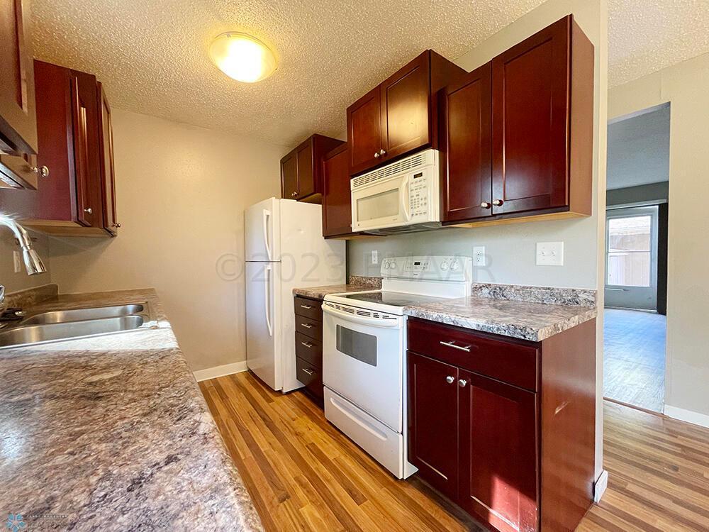 Kitchen Side 1 View