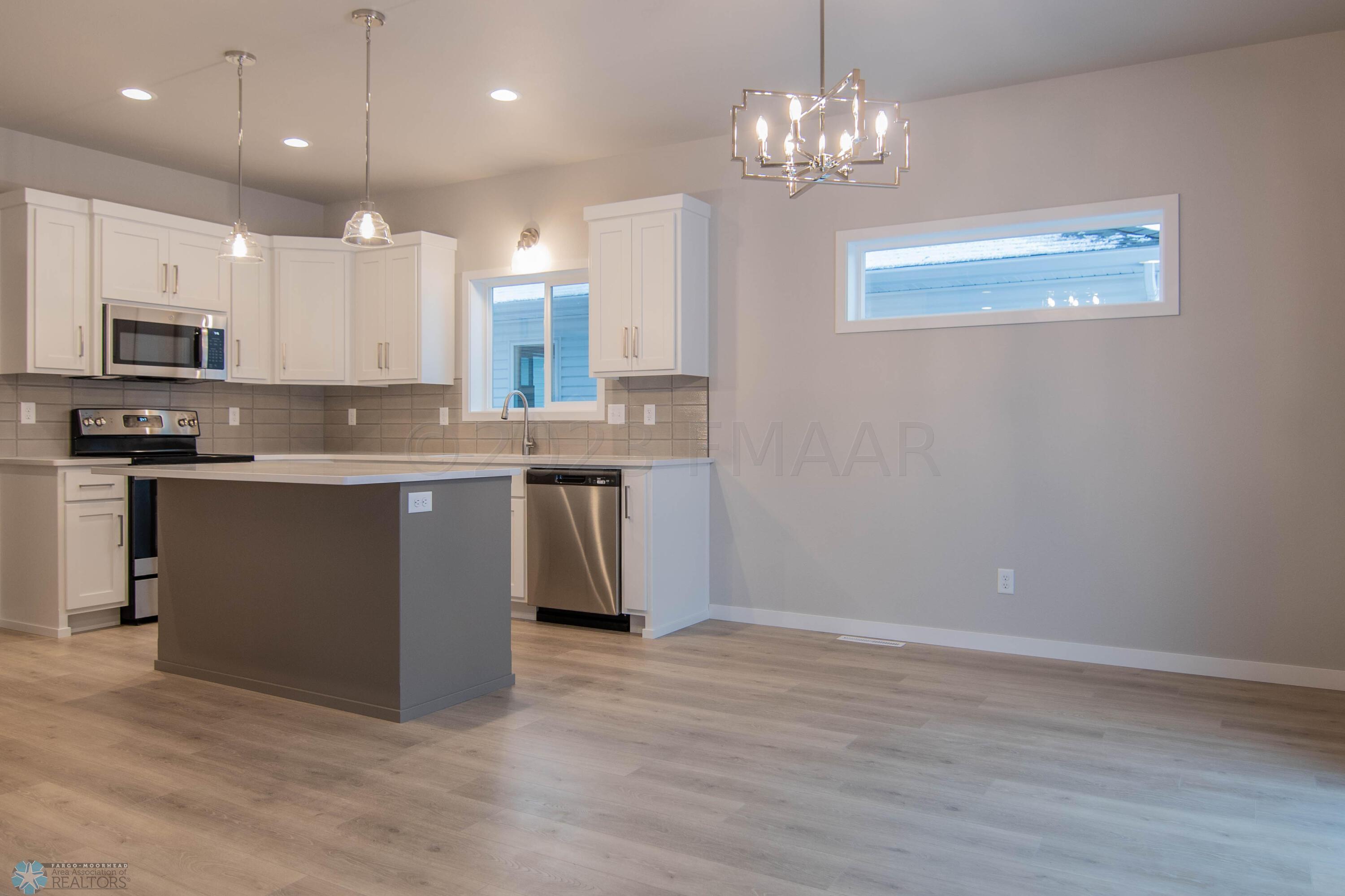 Dining/Kitchen