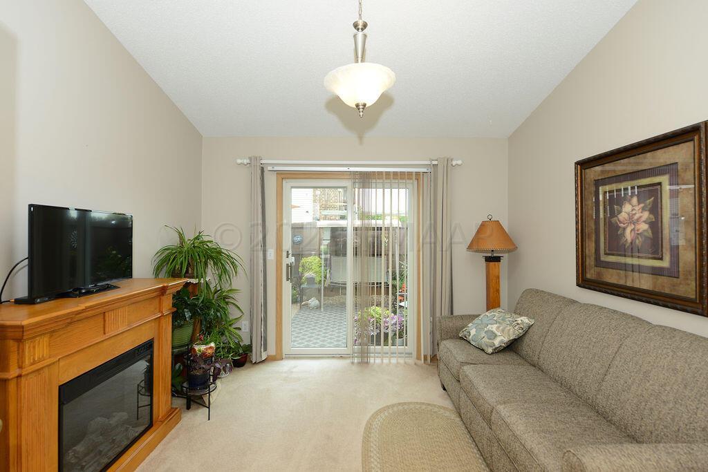 Den/Bedroom