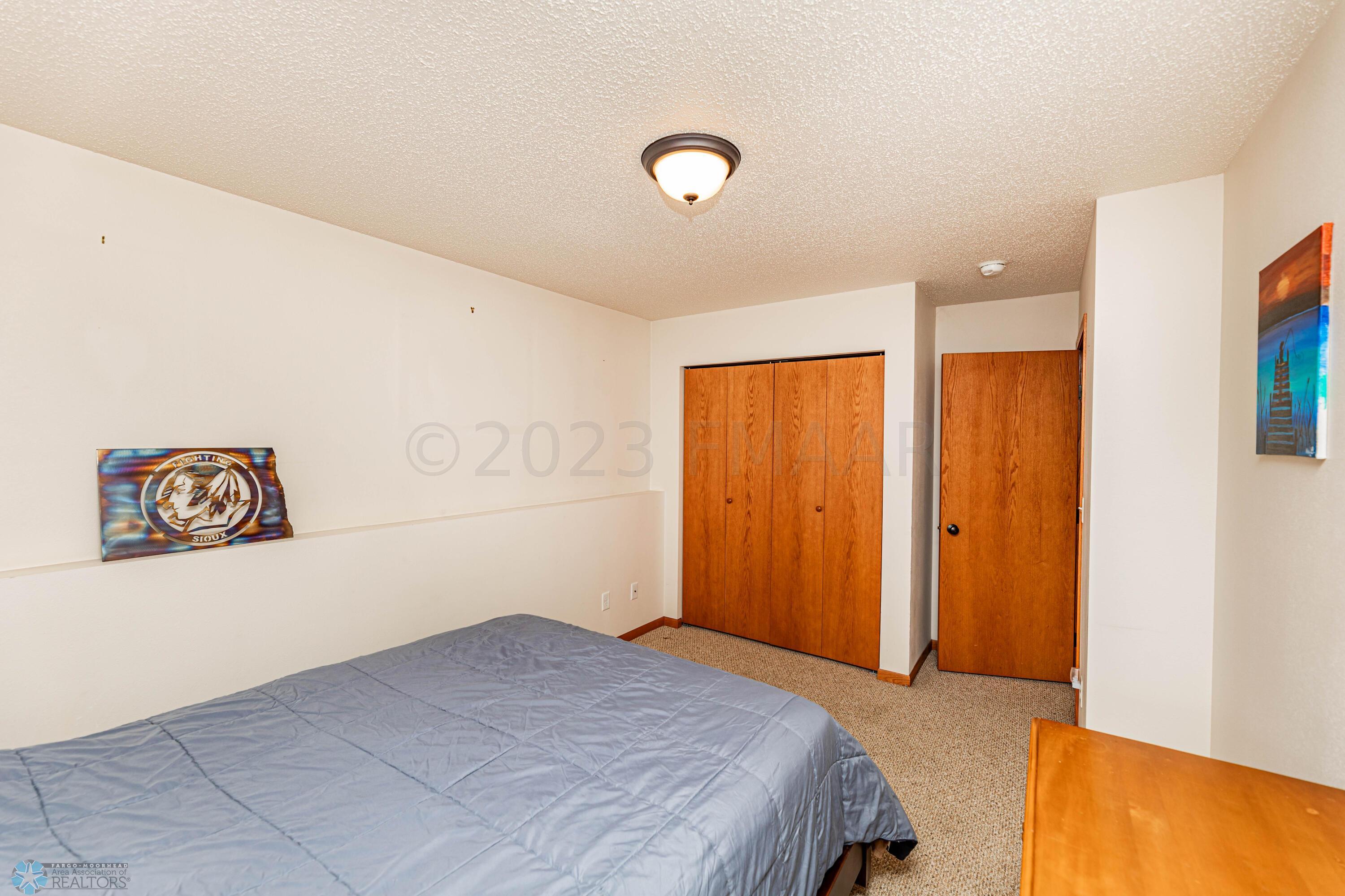 520449(22of32)
