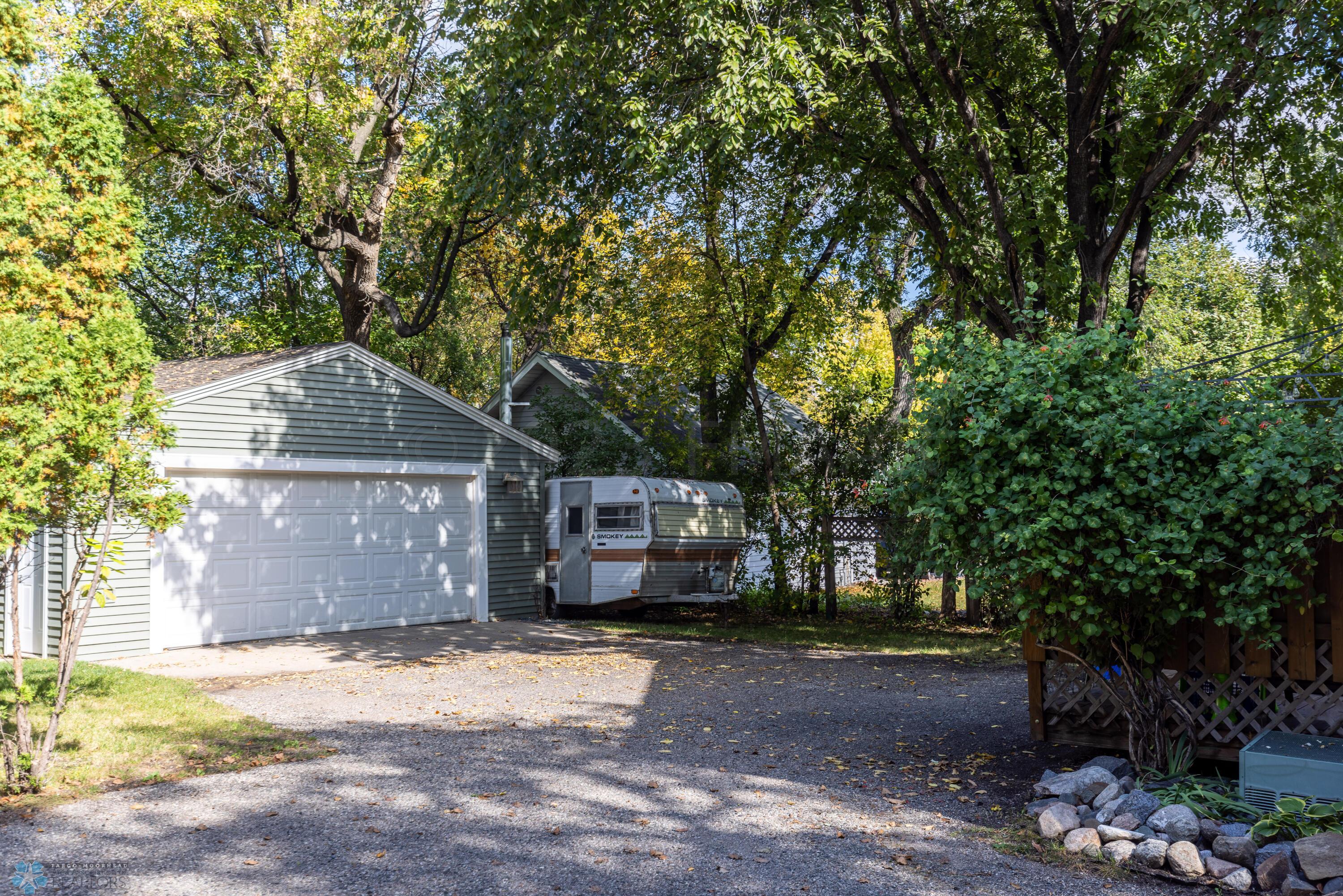 DOUBLE GARAGE