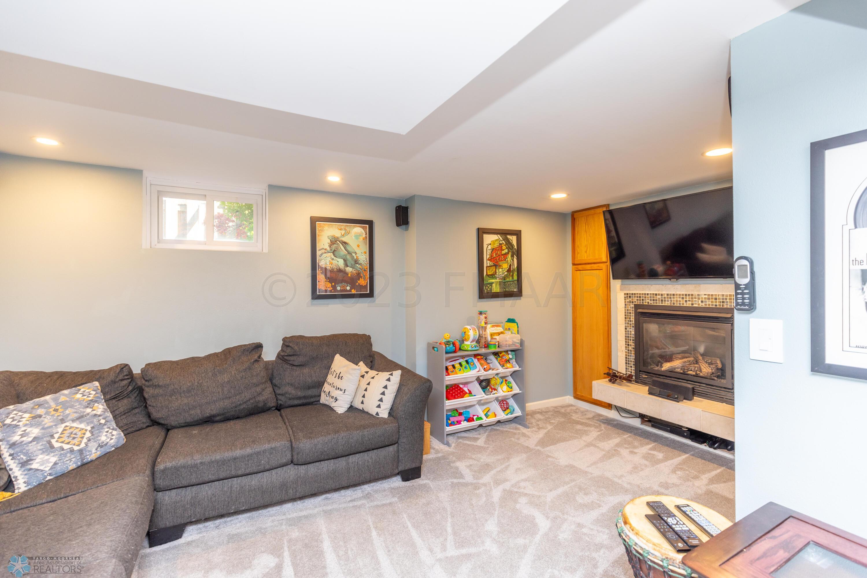 BASEMENT FAMILY ROOM