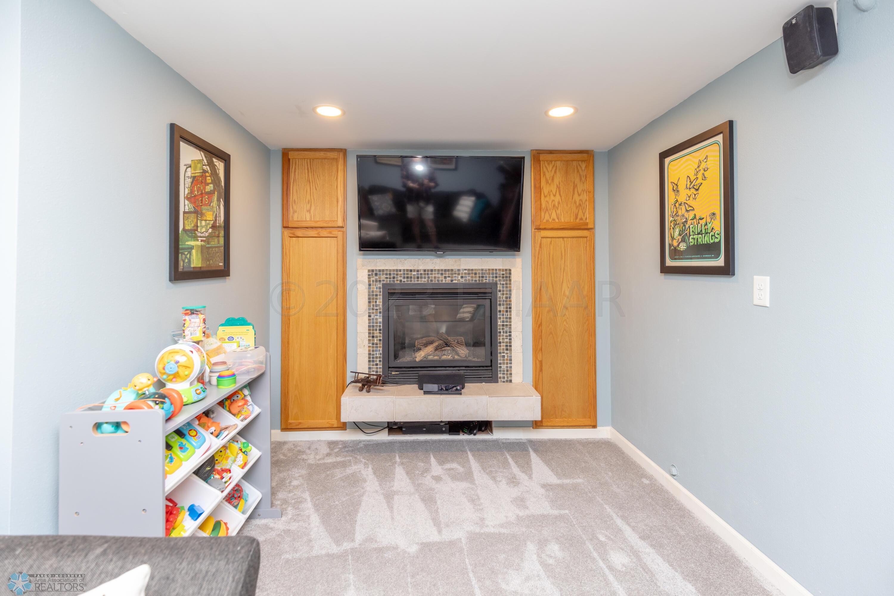 BASEMENT FAMILY ROOM