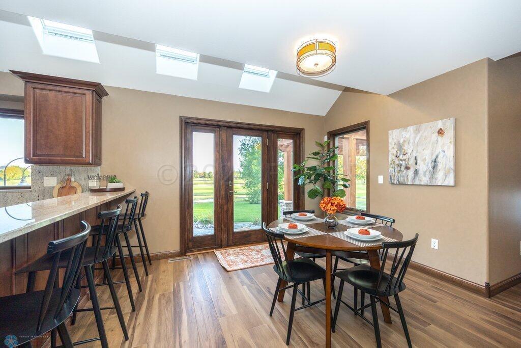 Eat-in Kitchen