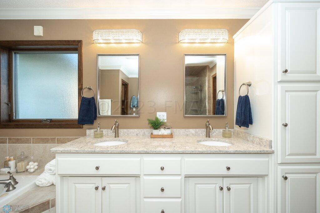 Dual Vanity