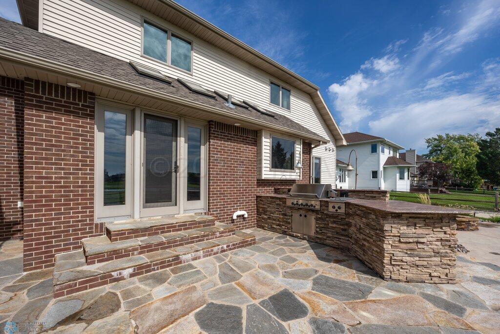 Outdoor Kitchen