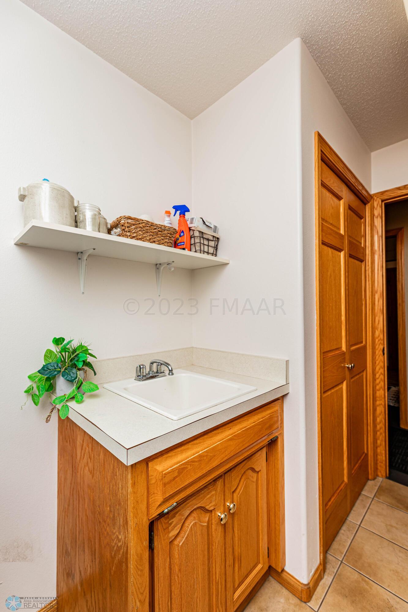 3513Westmoor(33of94)