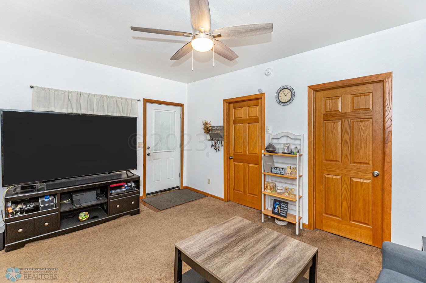 Home-15 (4)
