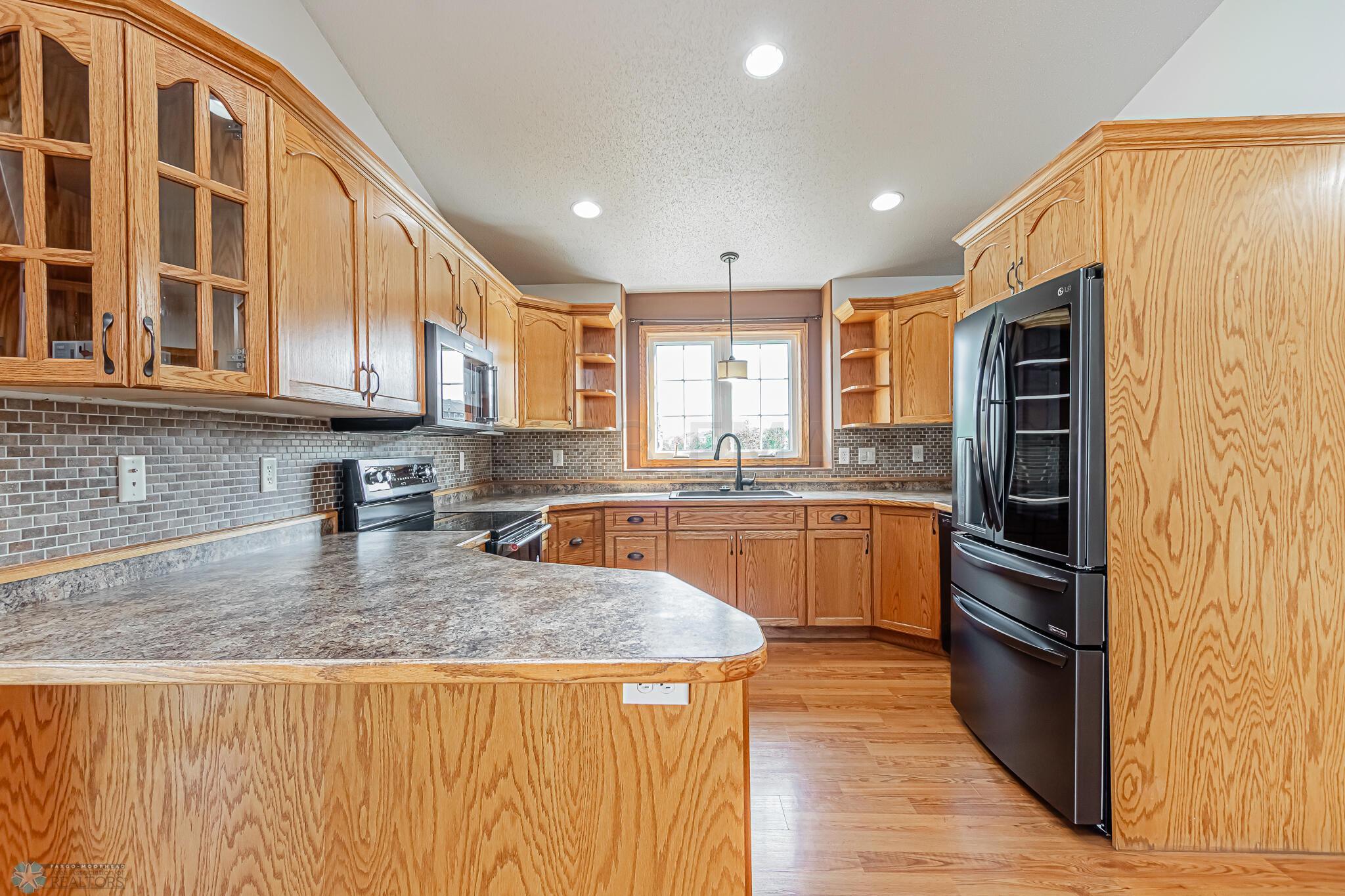 4391 52nd St S, Fargo, ND 58104-06