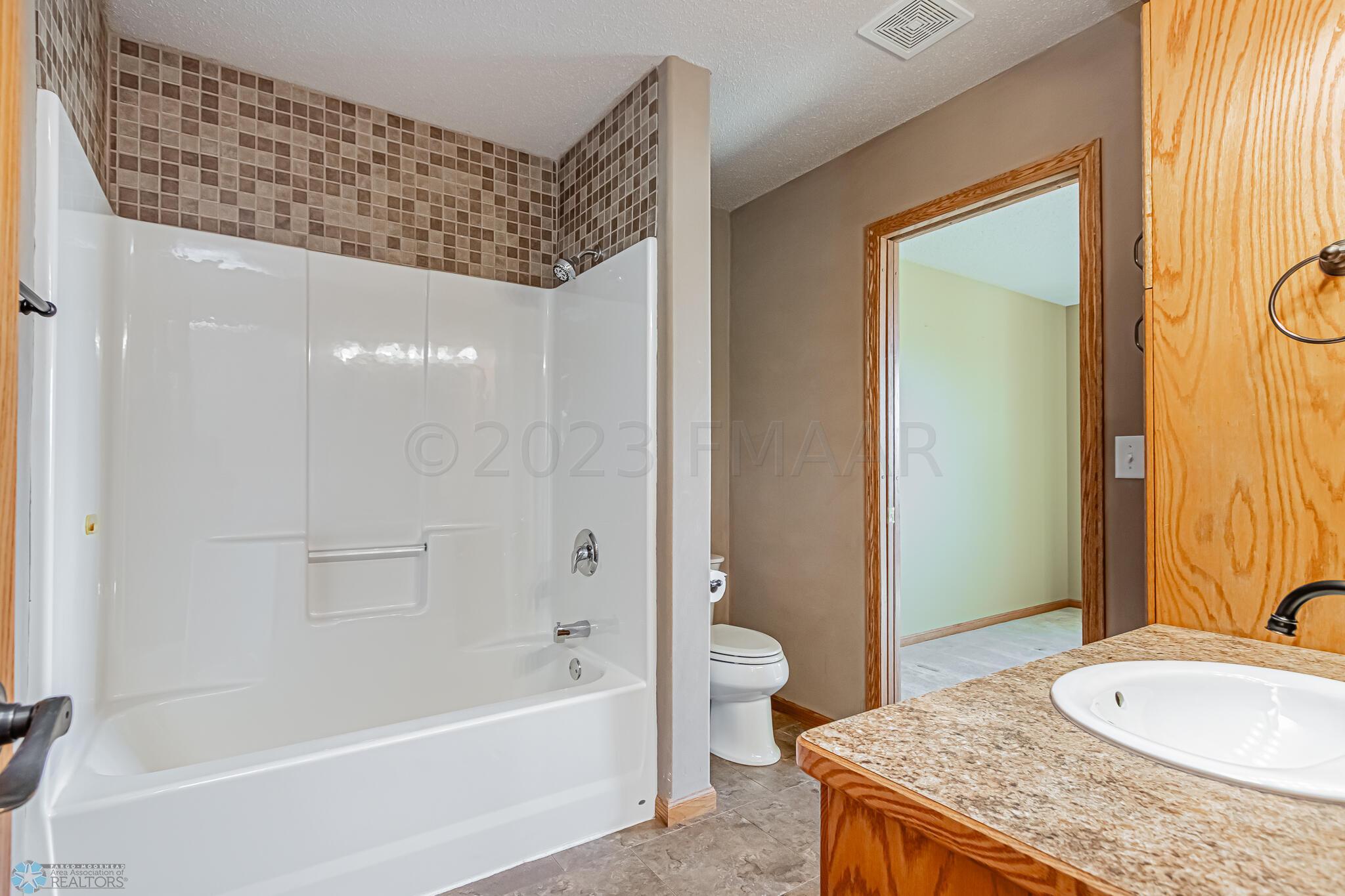 4391 52nd St S, Fargo, ND 58104-19