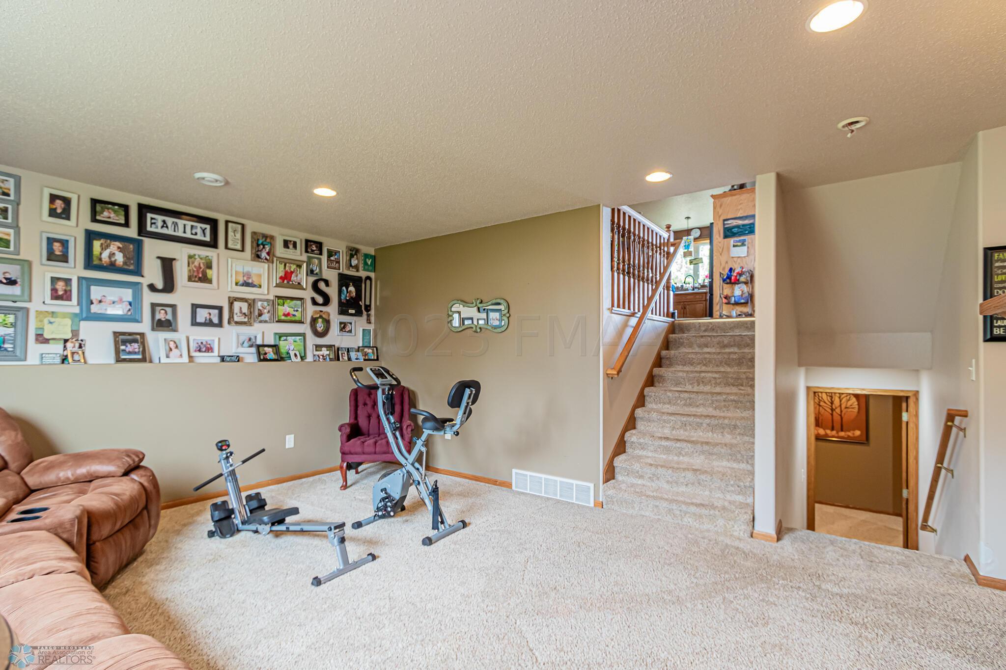 4391 52nd St S, Fargo, ND 58104, USA-03