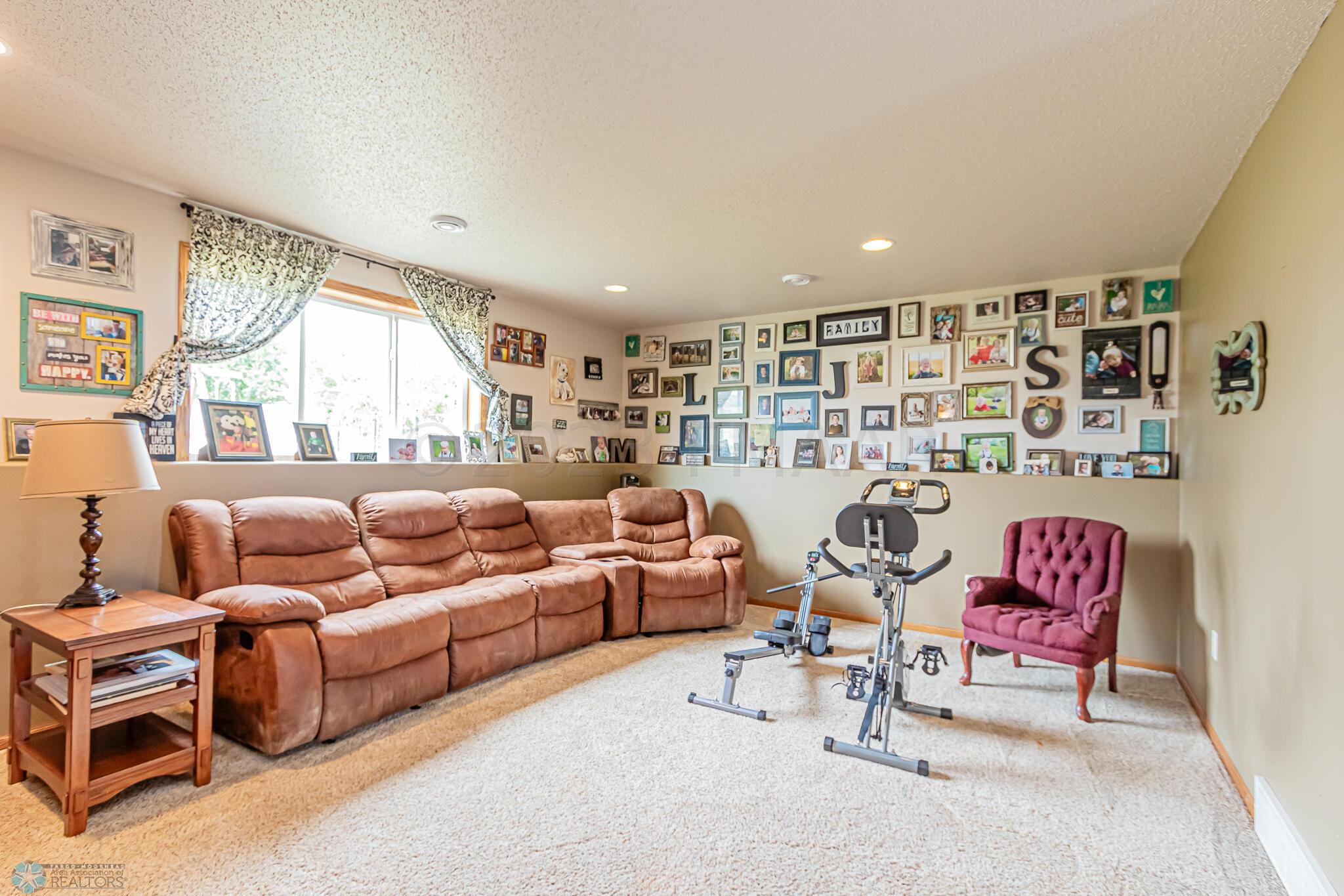 4391 52nd St S, Fargo, ND 58104, USA-01