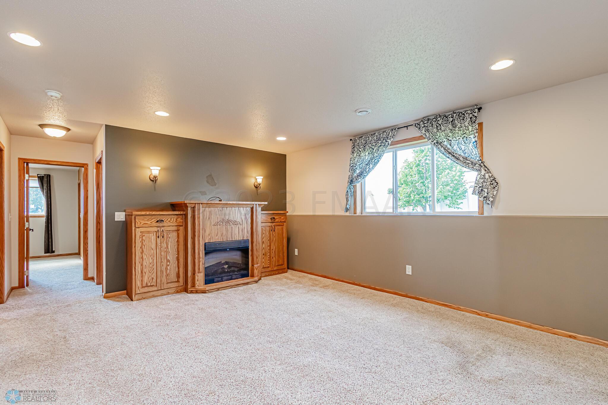 4391 52nd St S, Fargo, ND 58104-21