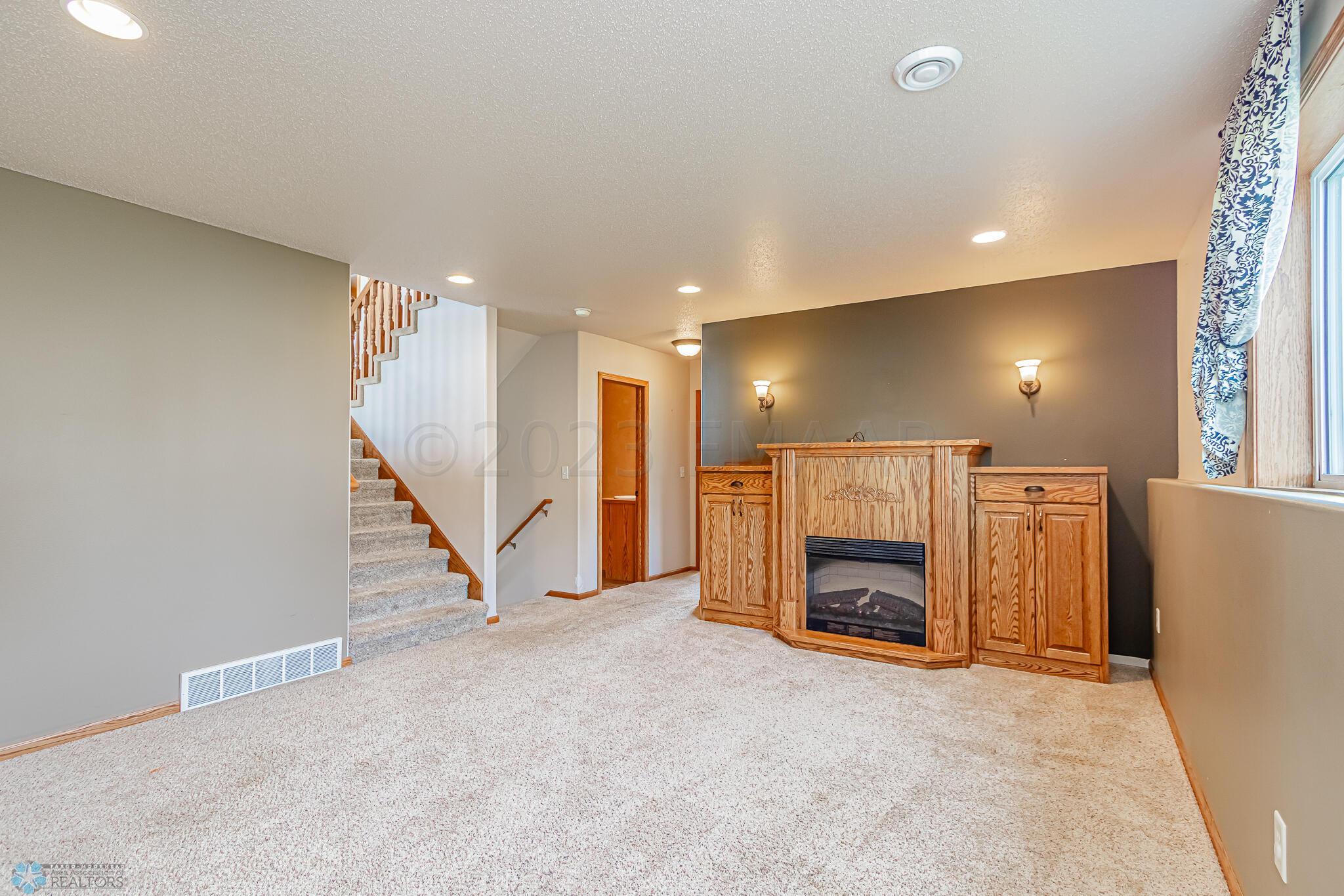 4391 52nd St S, Fargo, ND 58104-22