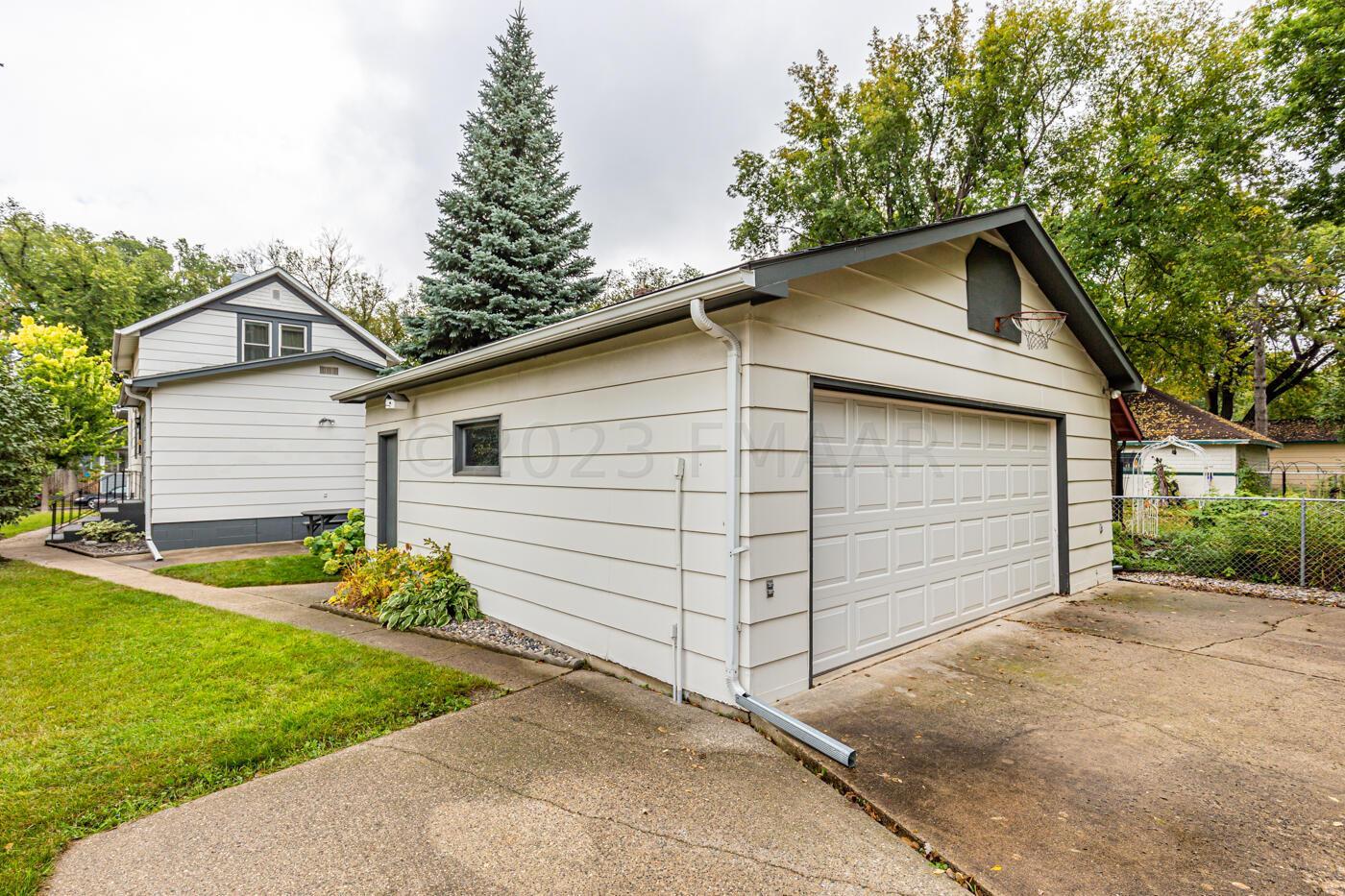 2-Stall Garage