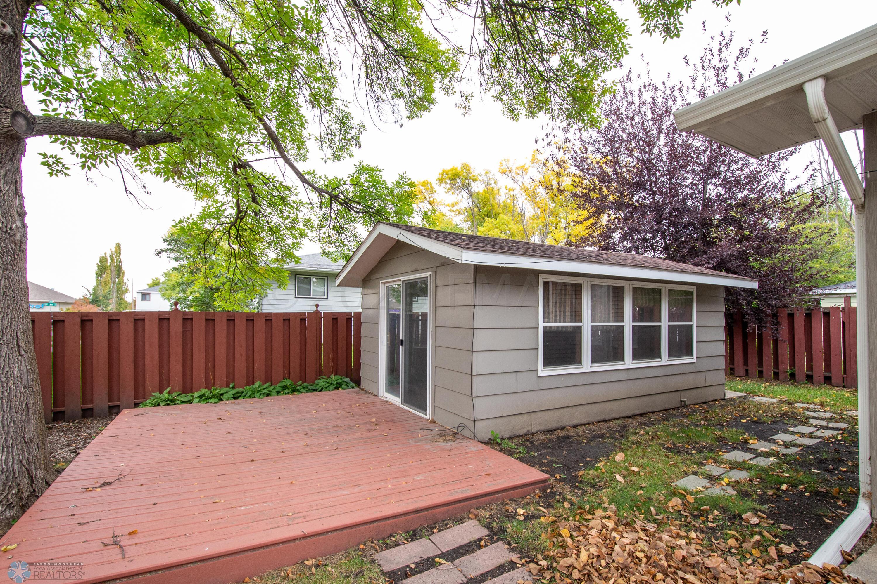 3 Season House