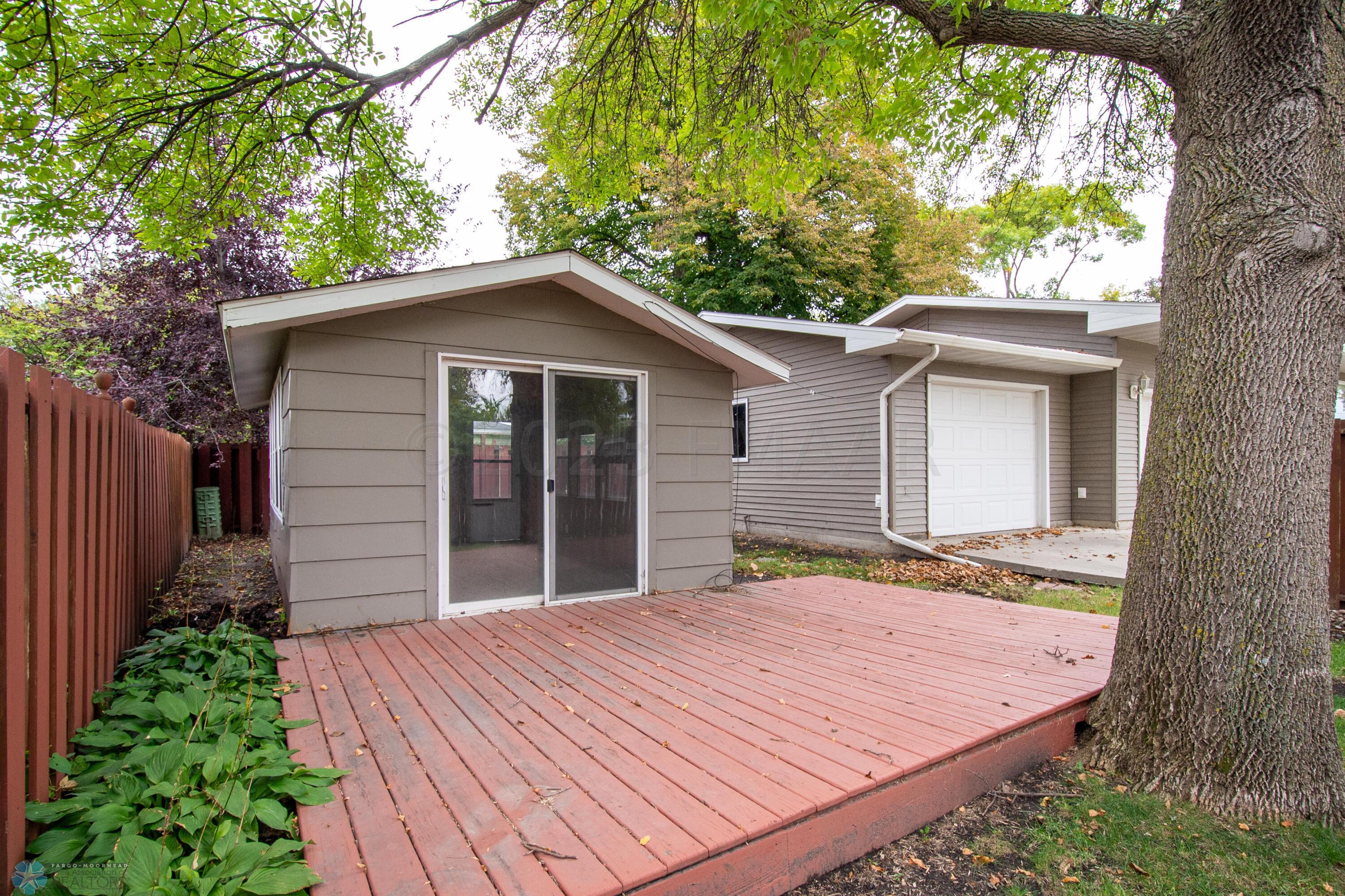 3 Season House
