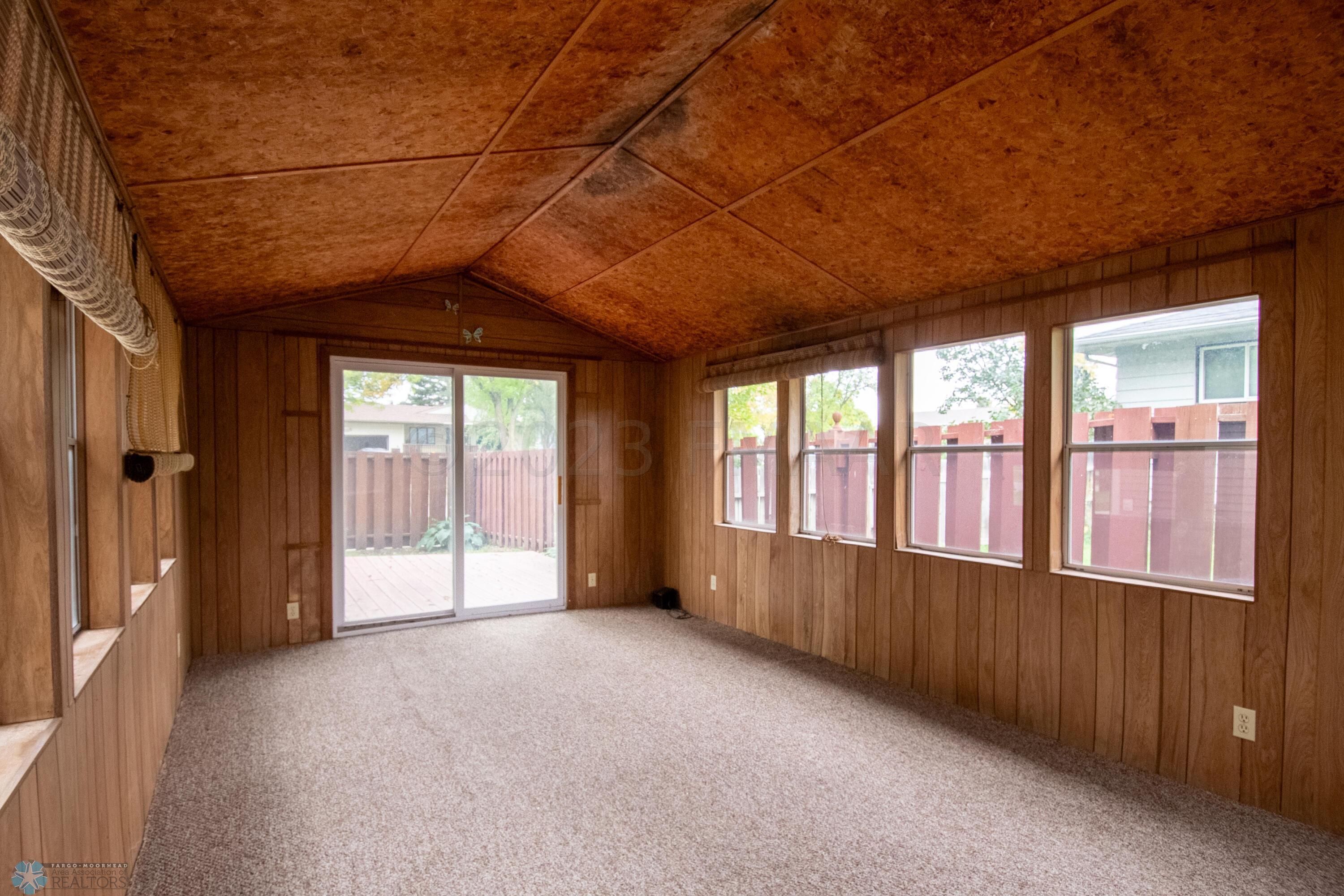 3 Season House