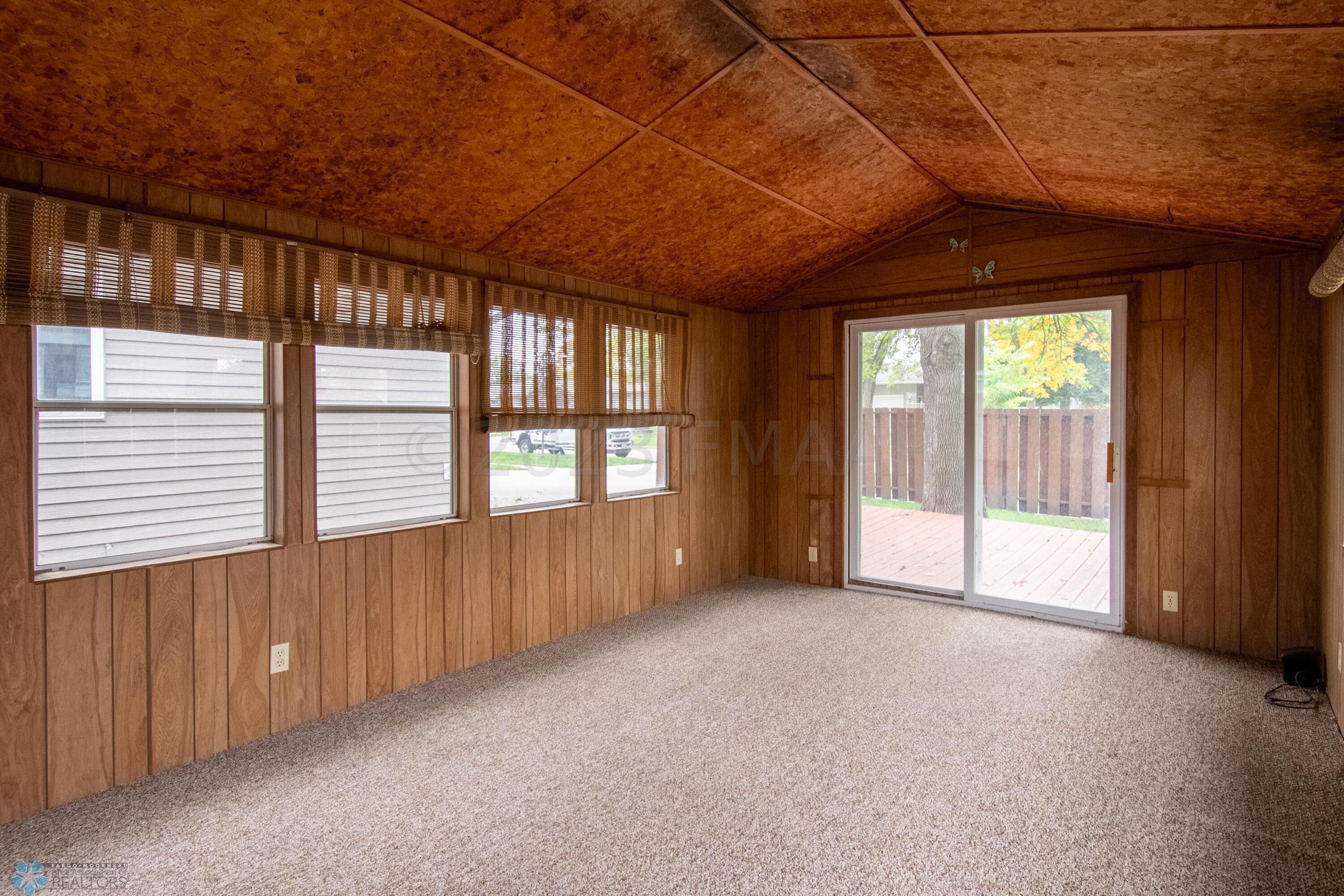 3 Season House