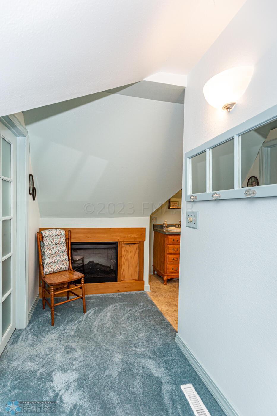 Owner's Suite - Electric FP