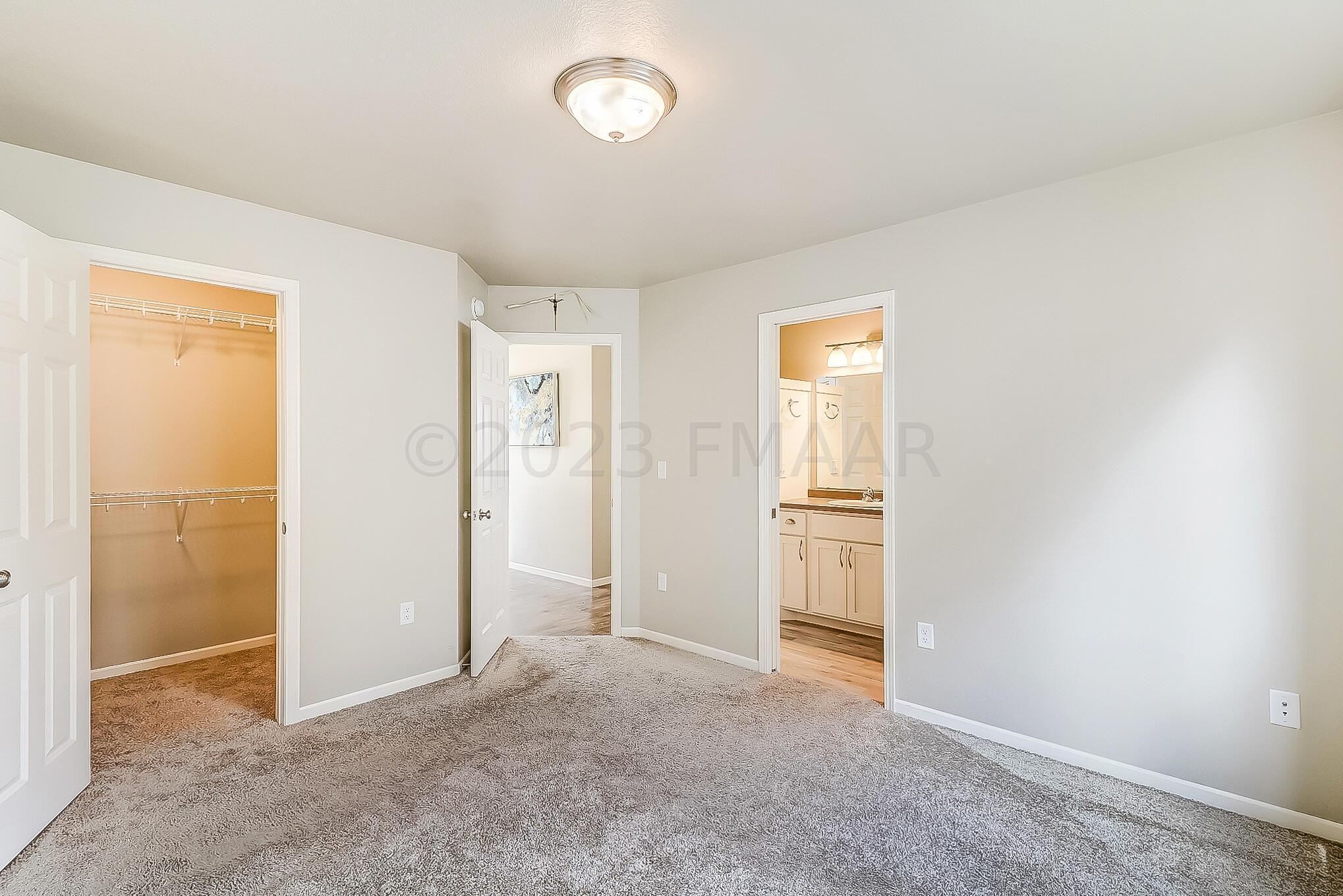 Primary Bedroom1_2