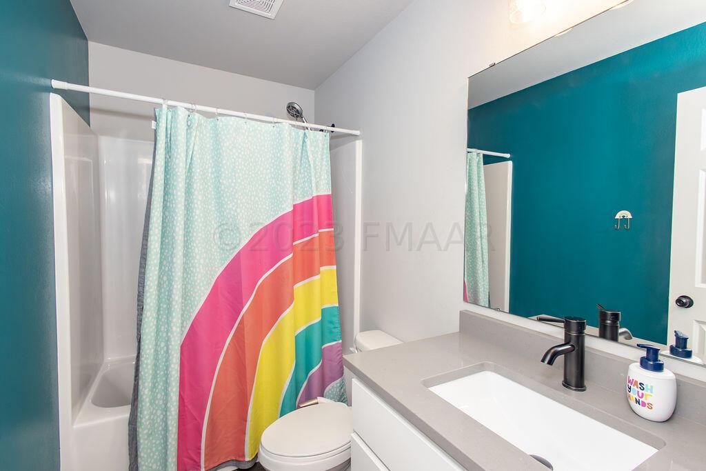 Full Upper Bath 2