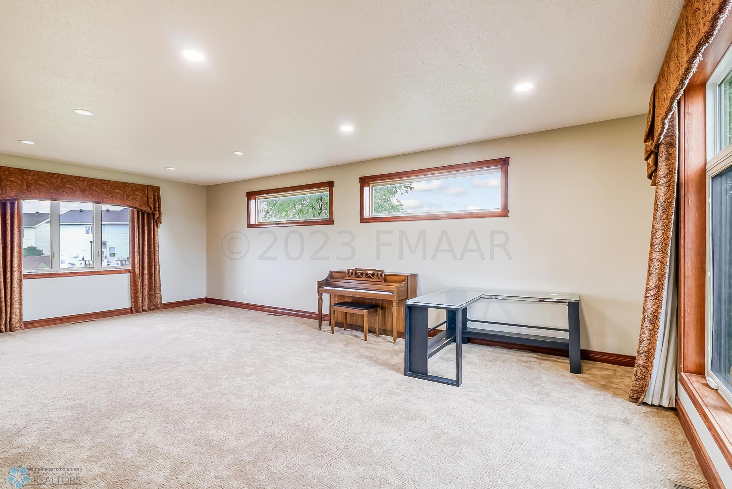 Family room1_1