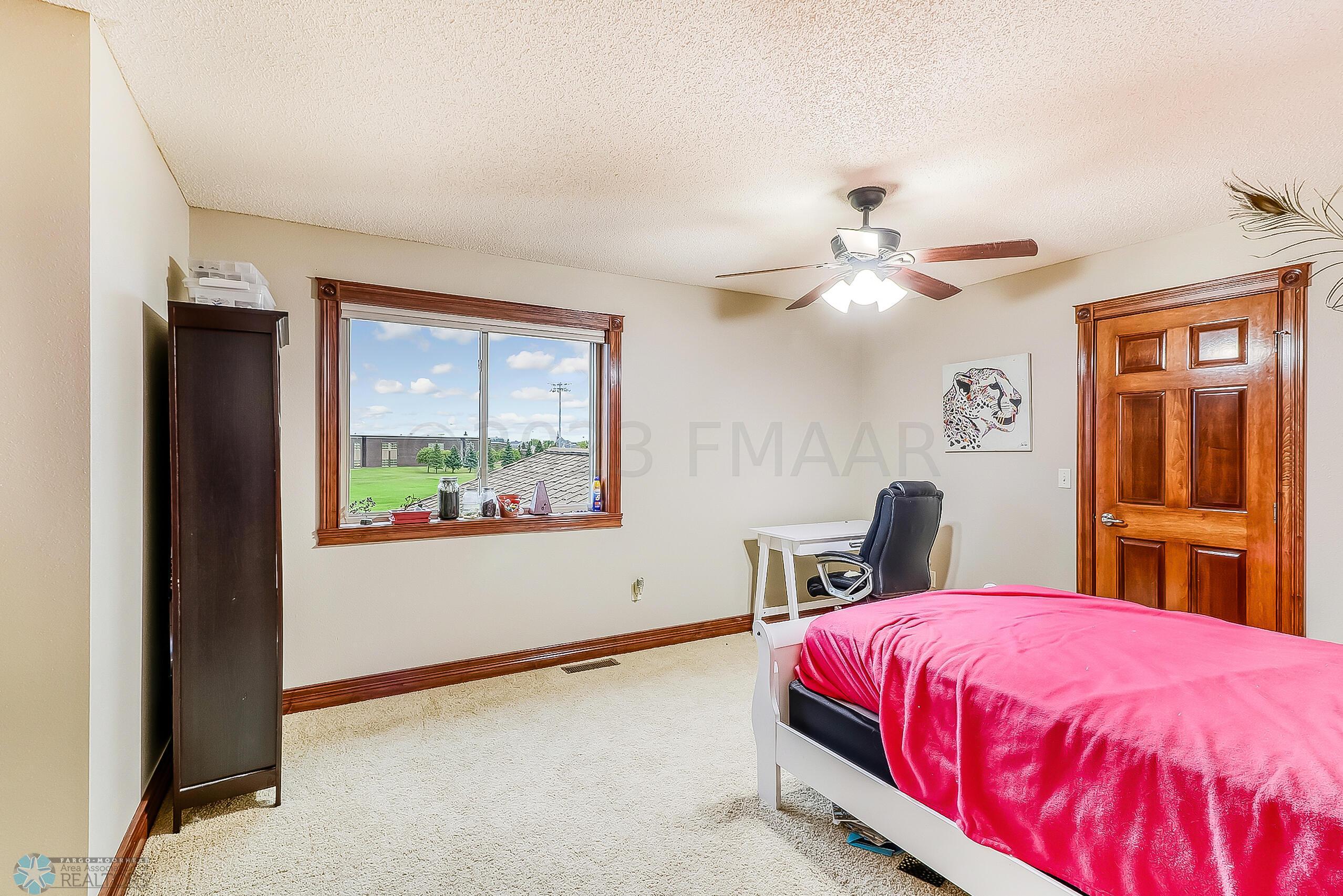 Upstairs Bedroom2_1