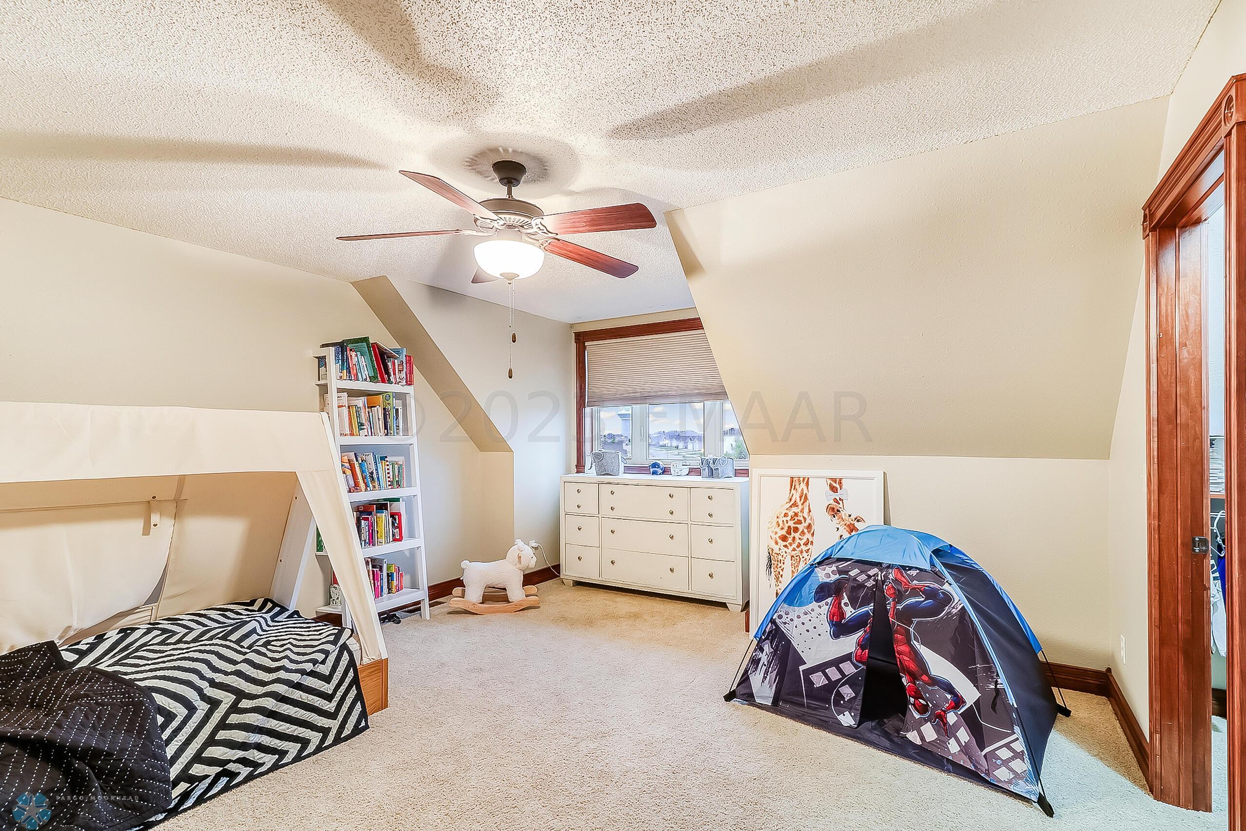 Upstairs Bedroom3_1
