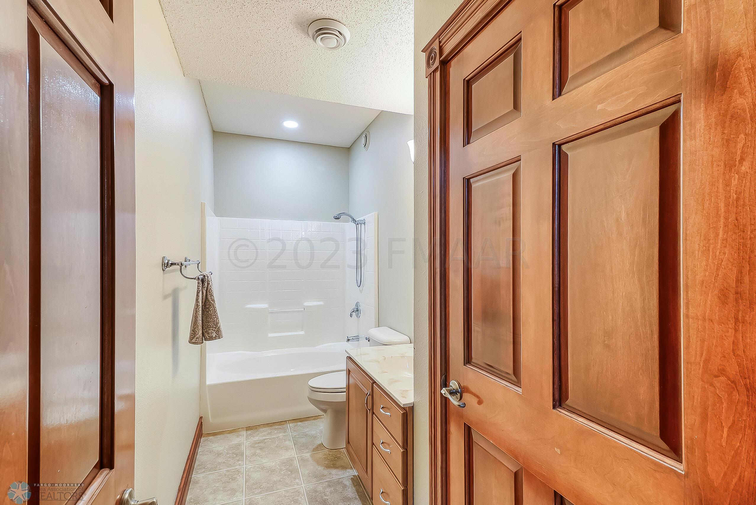 Basement Bathroom1_2