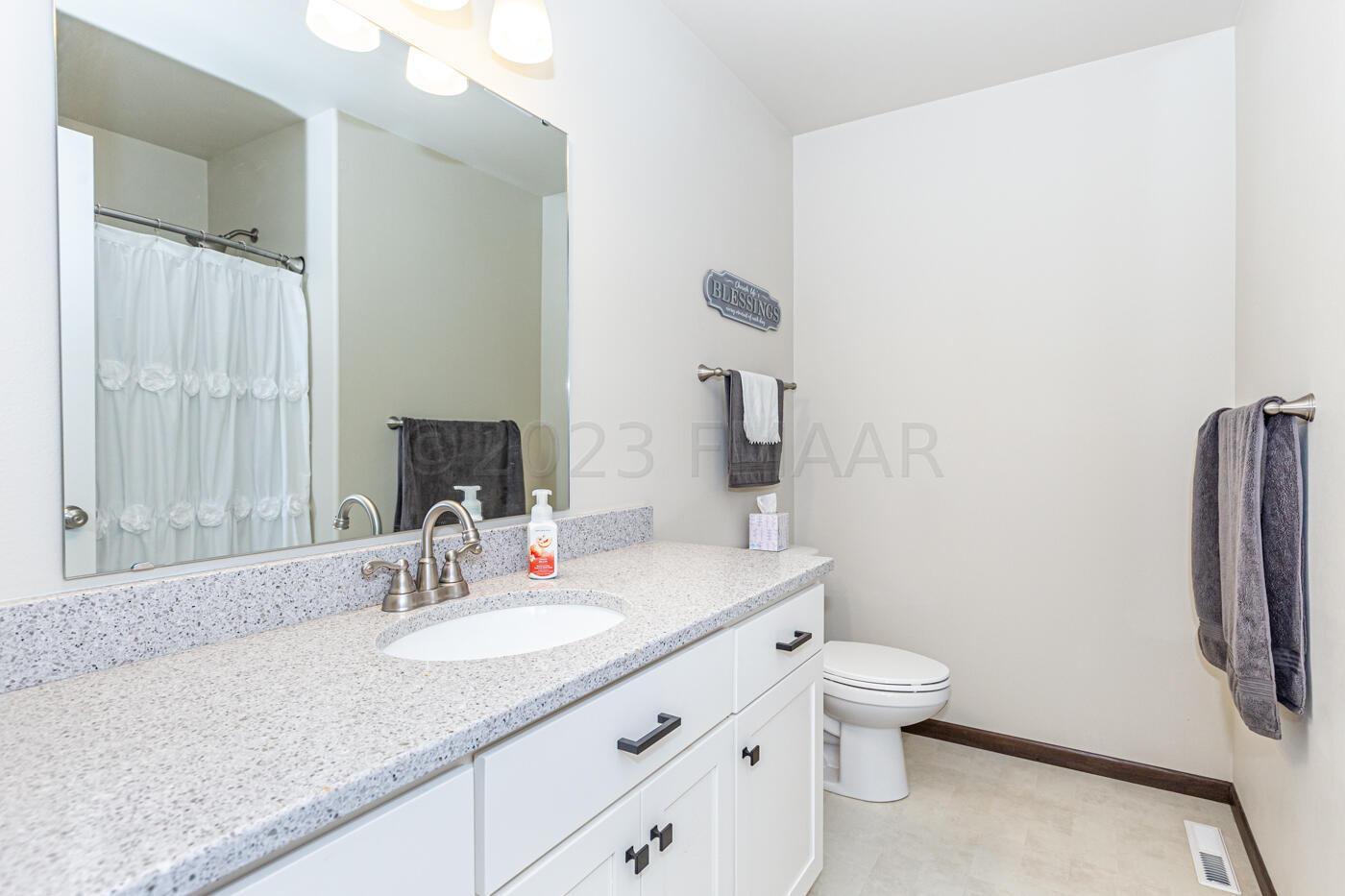 2nd Upstairs Bathroom