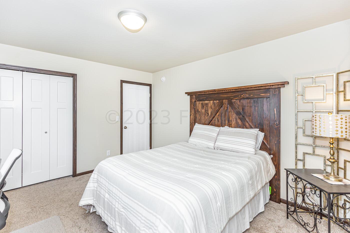 4th (Lower Level) Bedroom