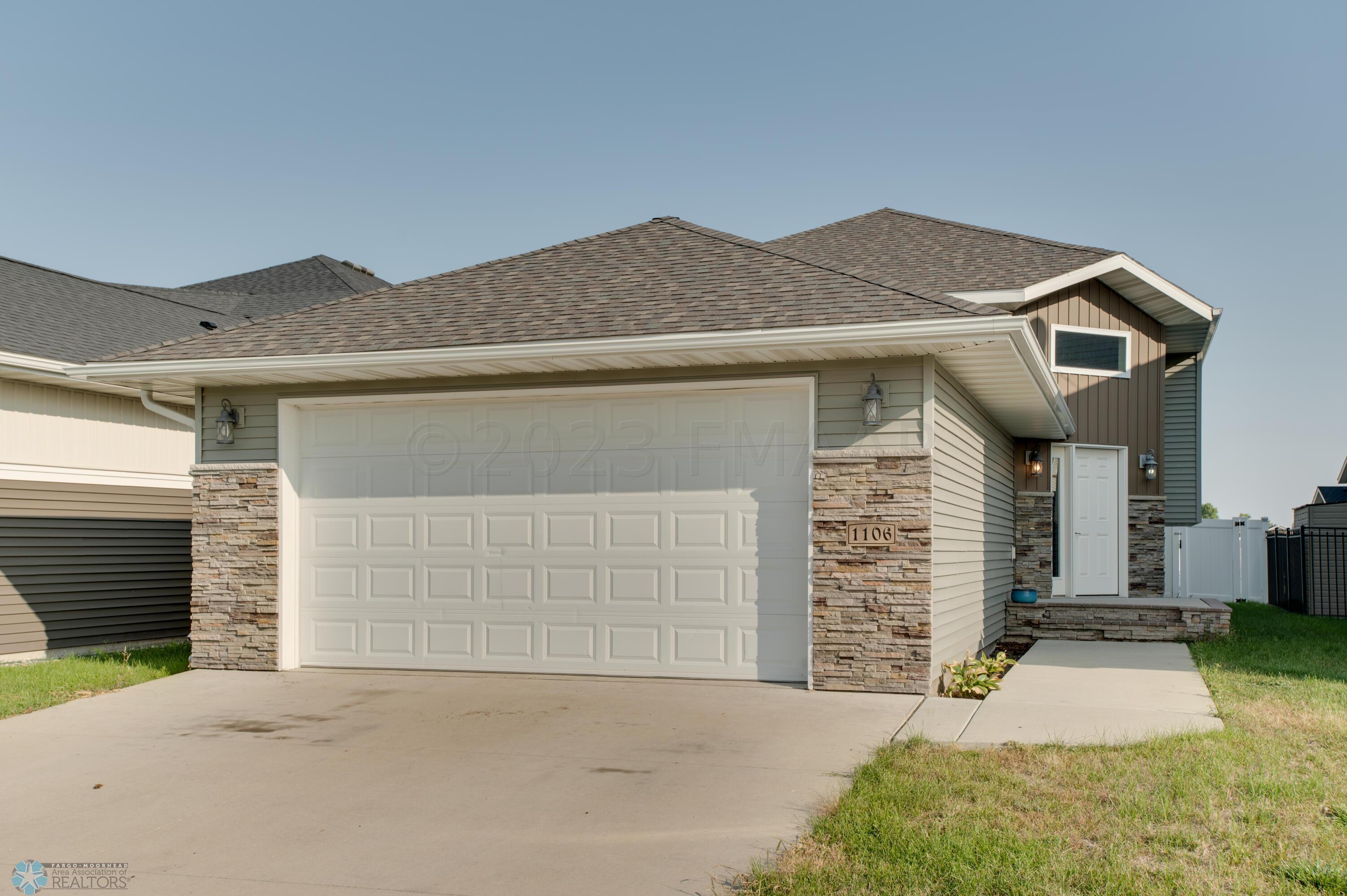 1106_EAGLEWOOD_AVE-46