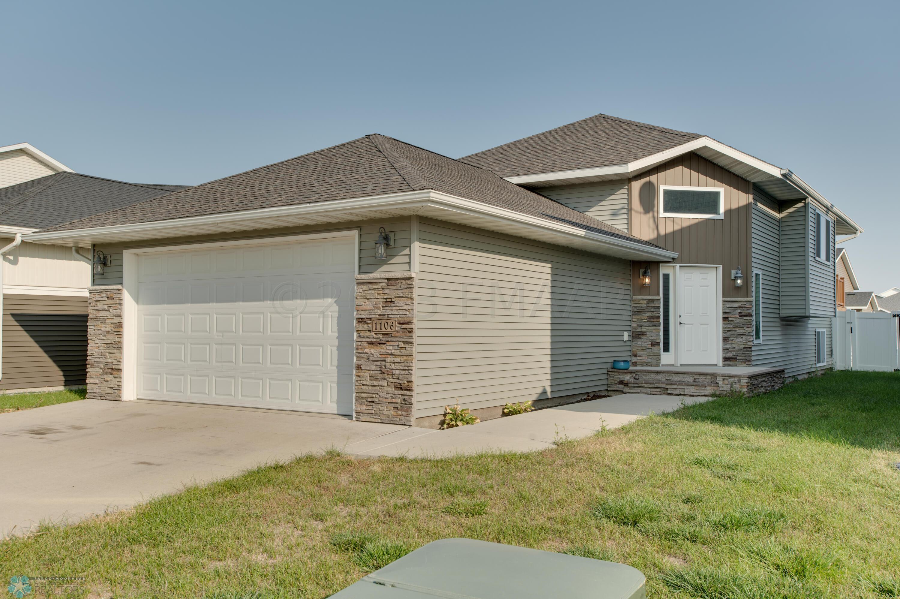 1106_EAGLEWOOD_AVE-45