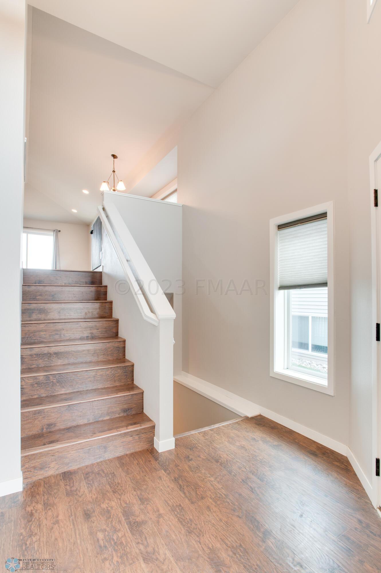 1106_EAGLEWOOD_AVE-4