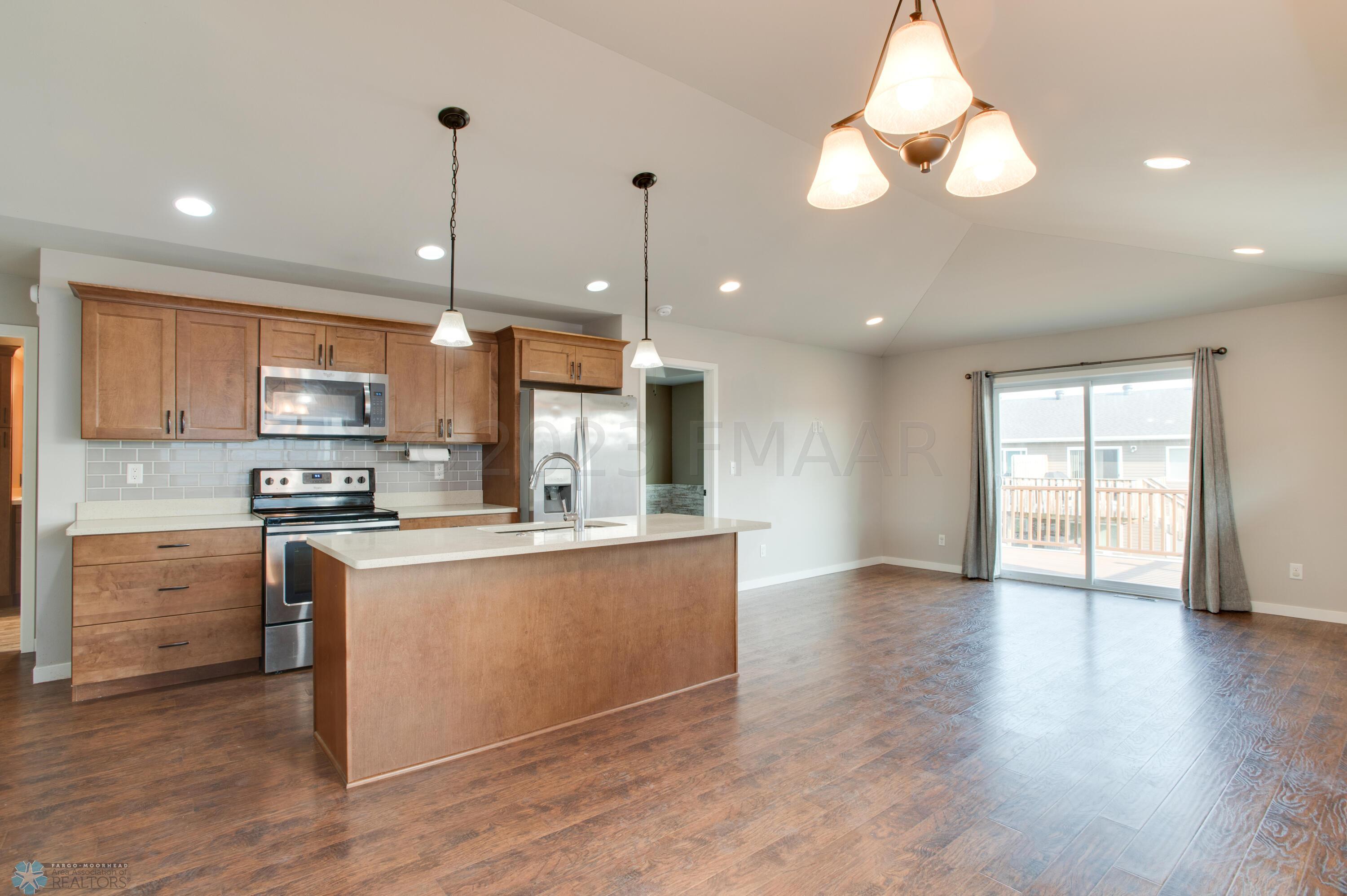 1106_EAGLEWOOD_AVE-5