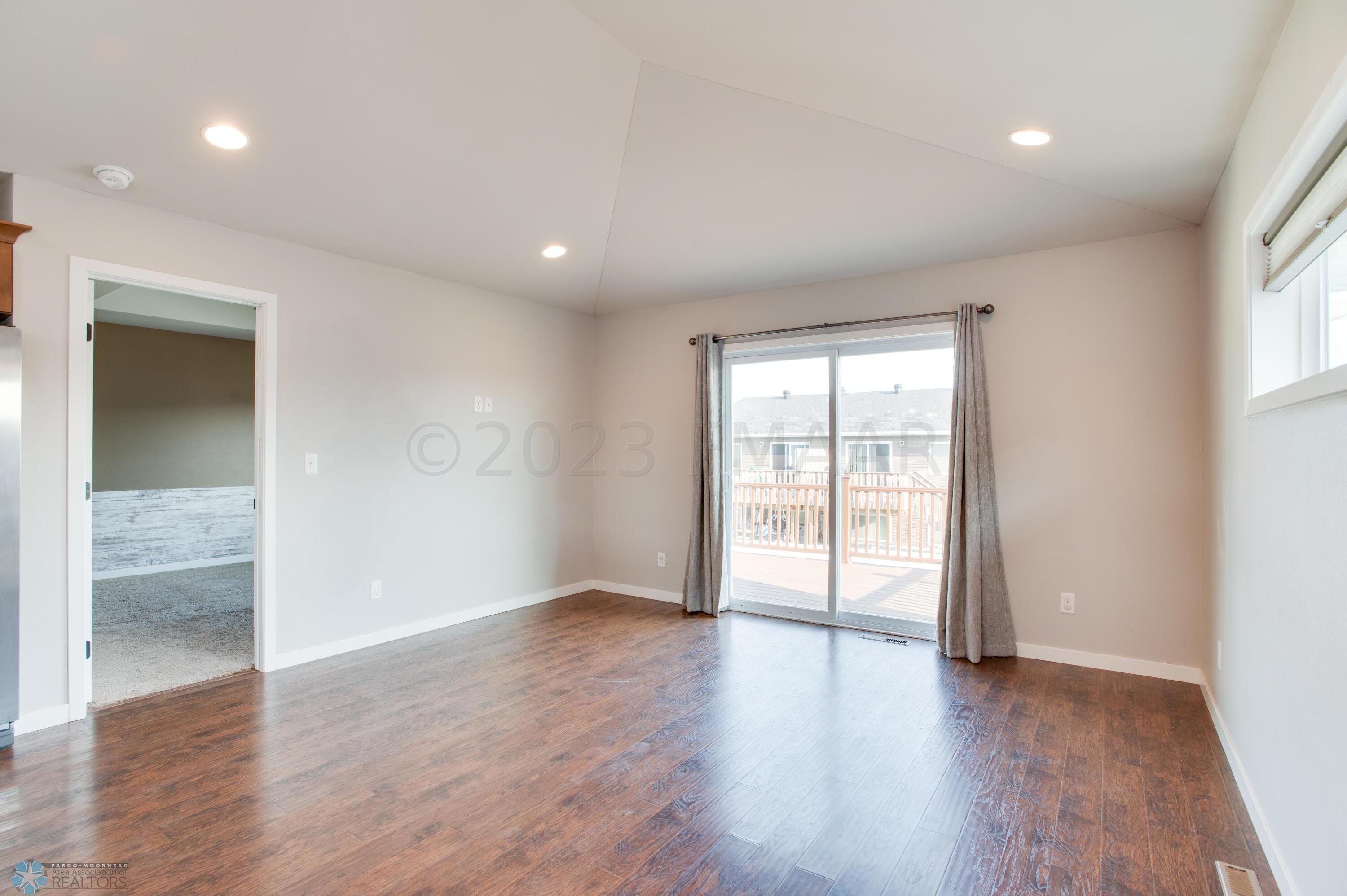 1106_EAGLEWOOD_AVE-6