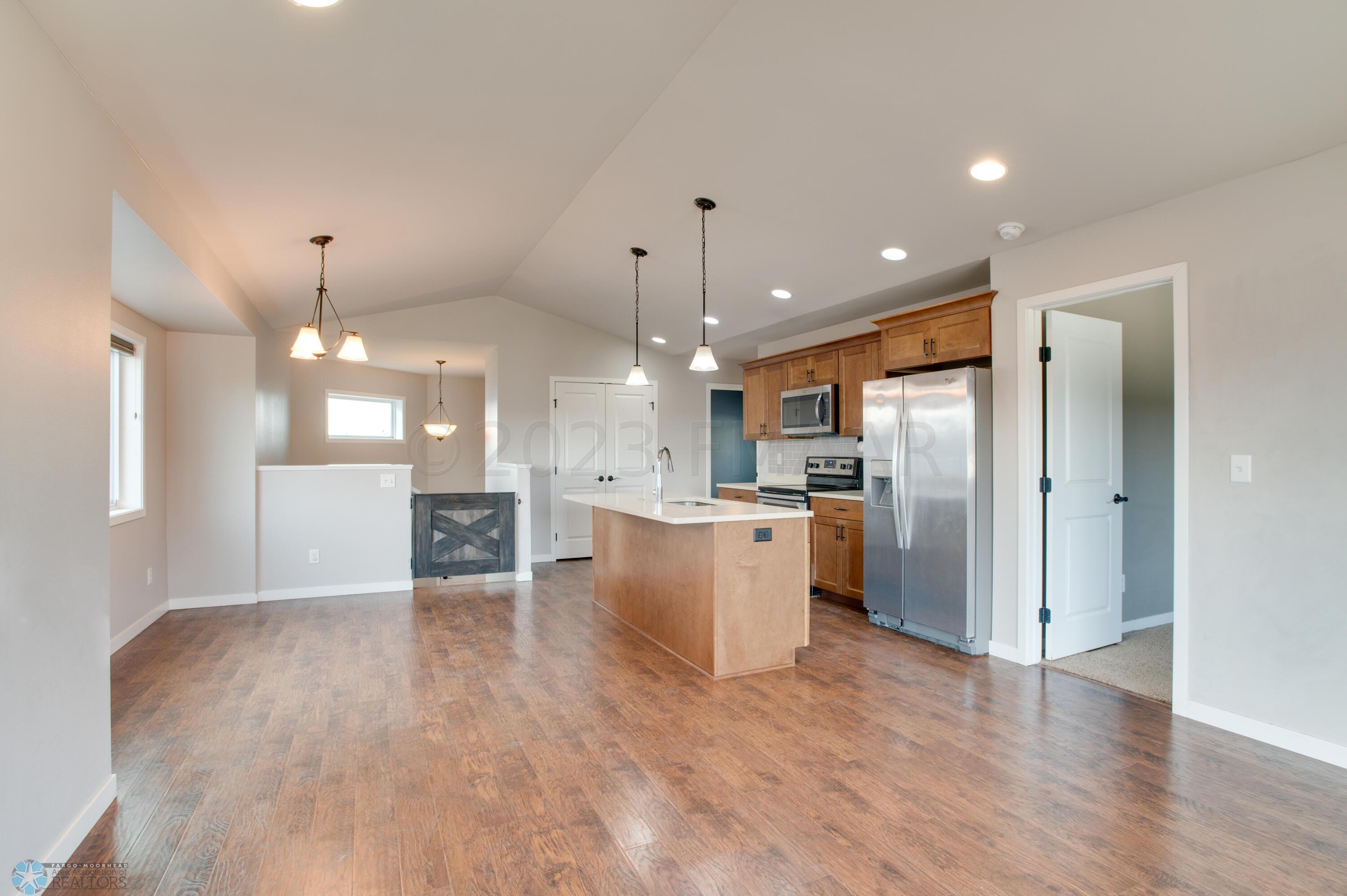 1106_EAGLEWOOD_AVE-8