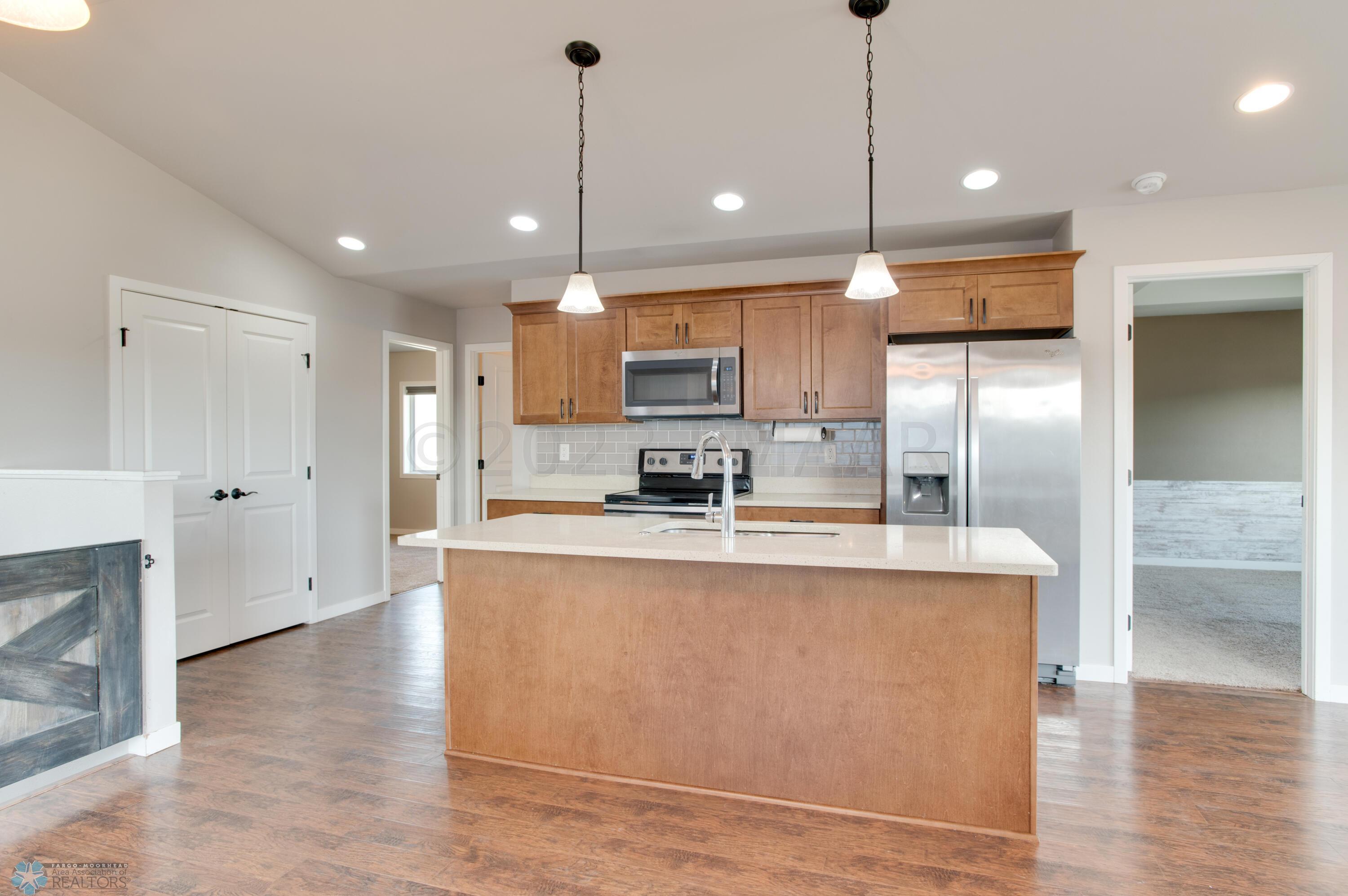 1106_EAGLEWOOD_AVE-11