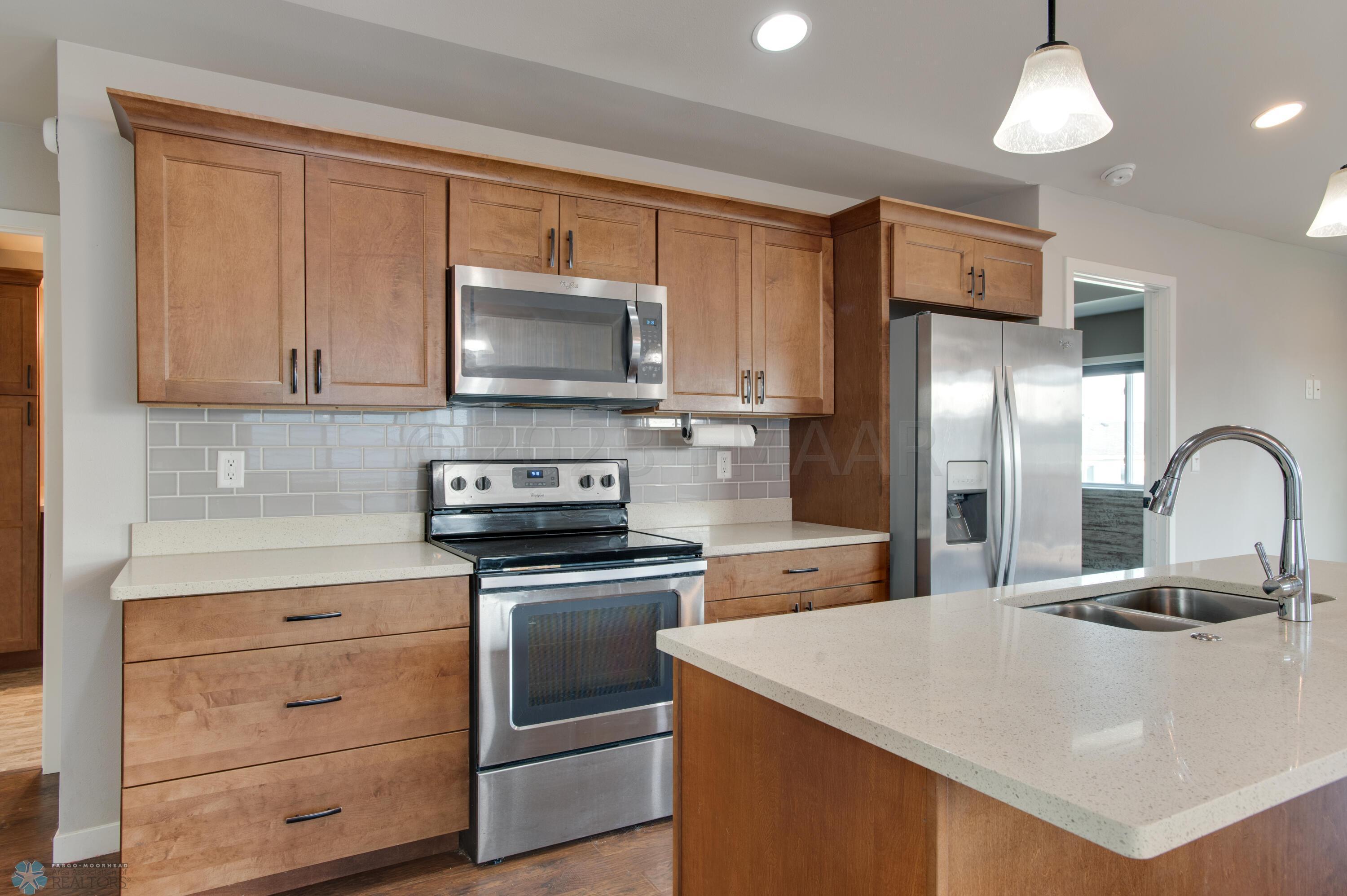 1106_EAGLEWOOD_AVE-12