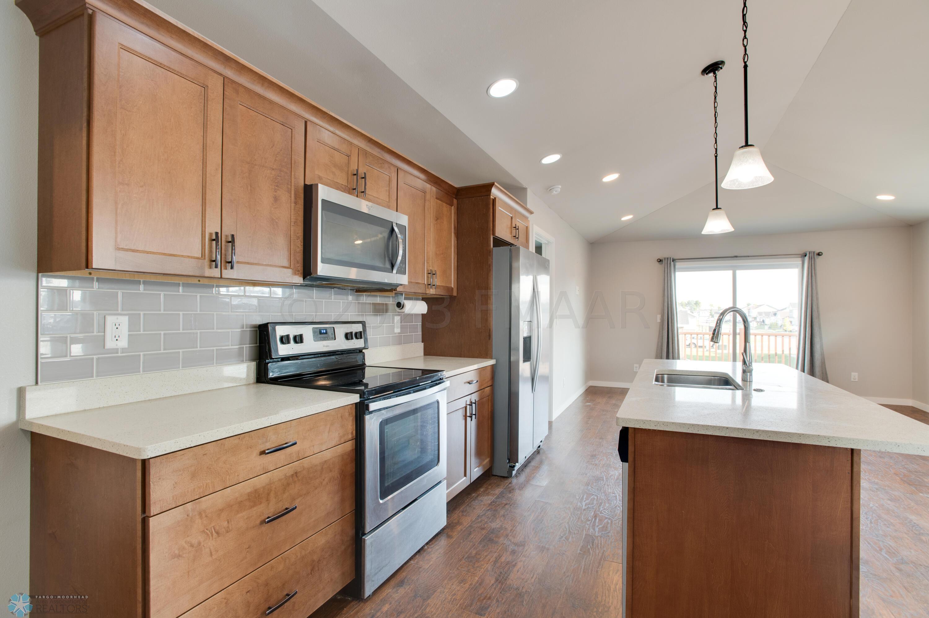 1106_EAGLEWOOD_AVE-13