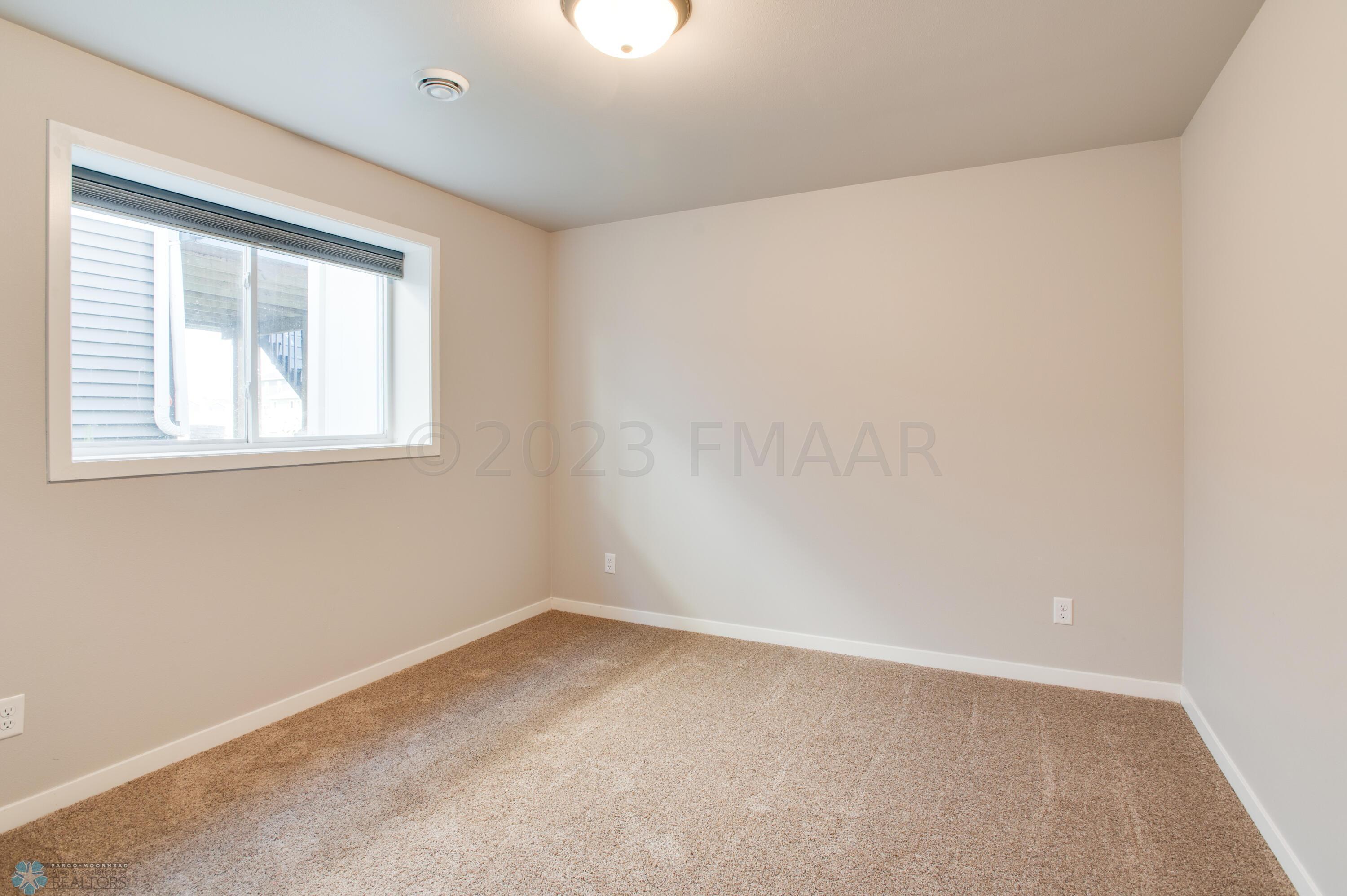 1106_EAGLEWOOD_AVE-29